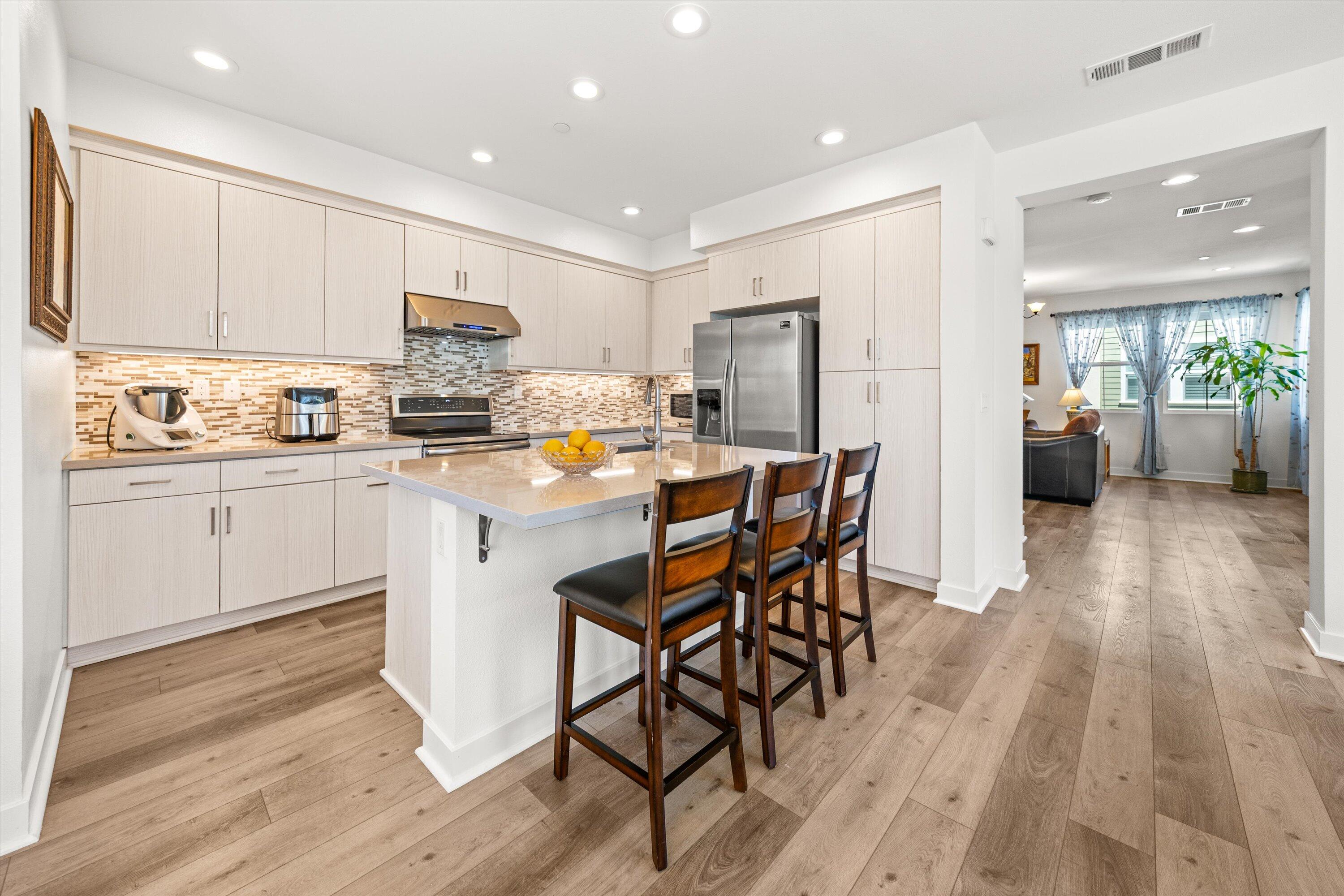 Goleta, California 93117, United States, 4 Bedrooms Bedrooms, ,4 BathroomsBathrooms,Residential,Active,134680