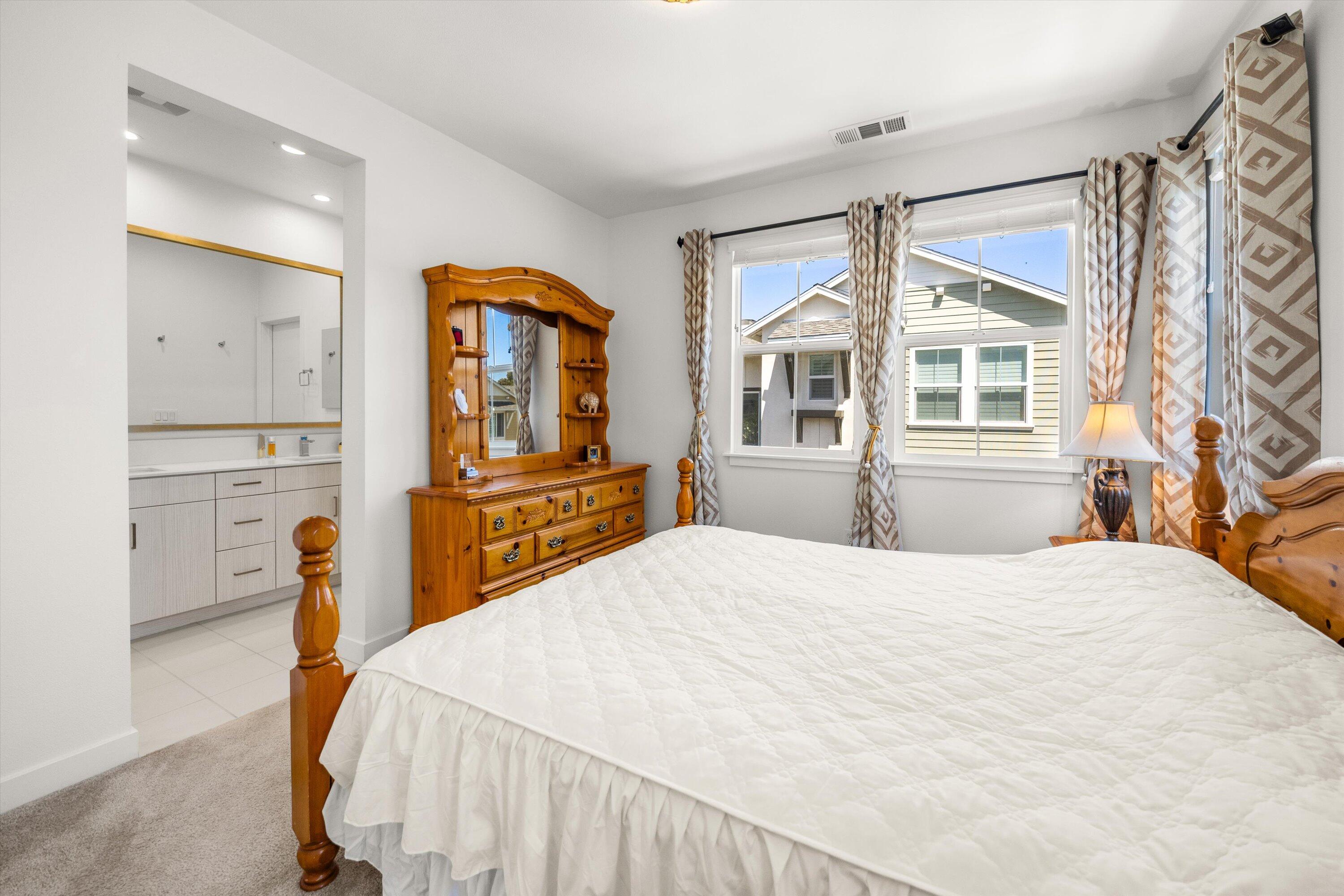 Goleta, California 93117, United States, 4 Bedrooms Bedrooms, ,4 BathroomsBathrooms,Residential,Active,134680