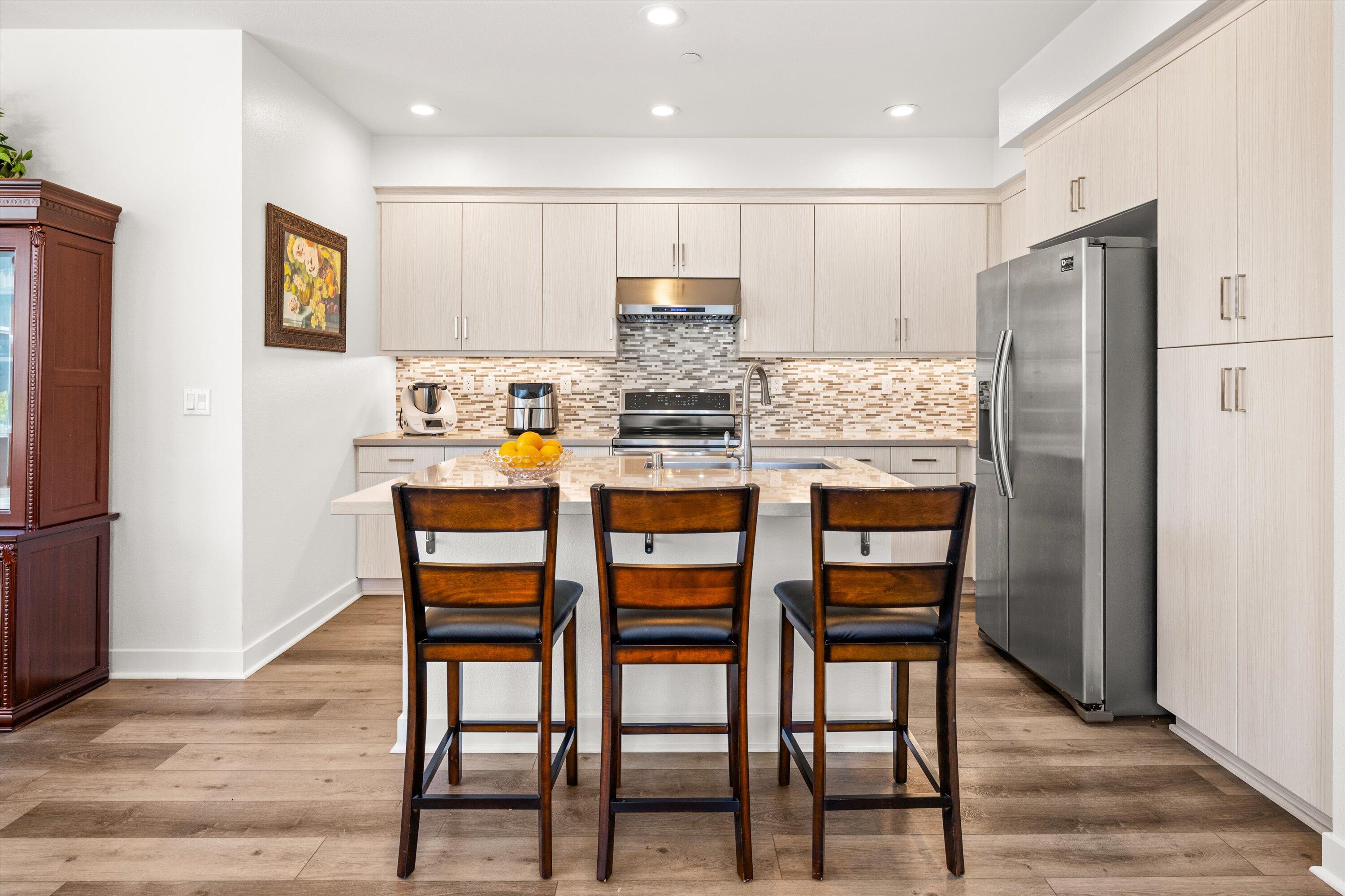 Goleta, California 93117, United States, 4 Bedrooms Bedrooms, ,4 BathroomsBathrooms,Residential,Active,134680