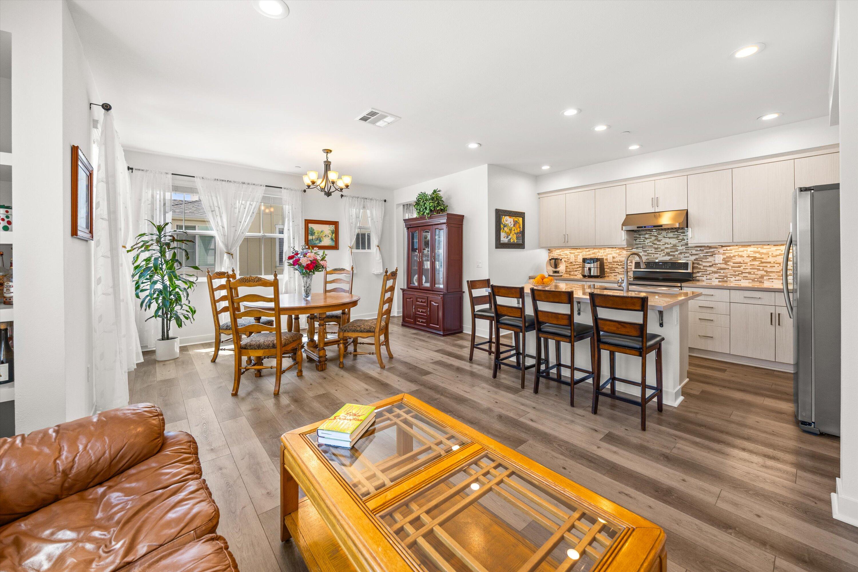 Goleta, California 93117, United States, 4 Bedrooms Bedrooms, ,4 BathroomsBathrooms,Residential,Active,134680