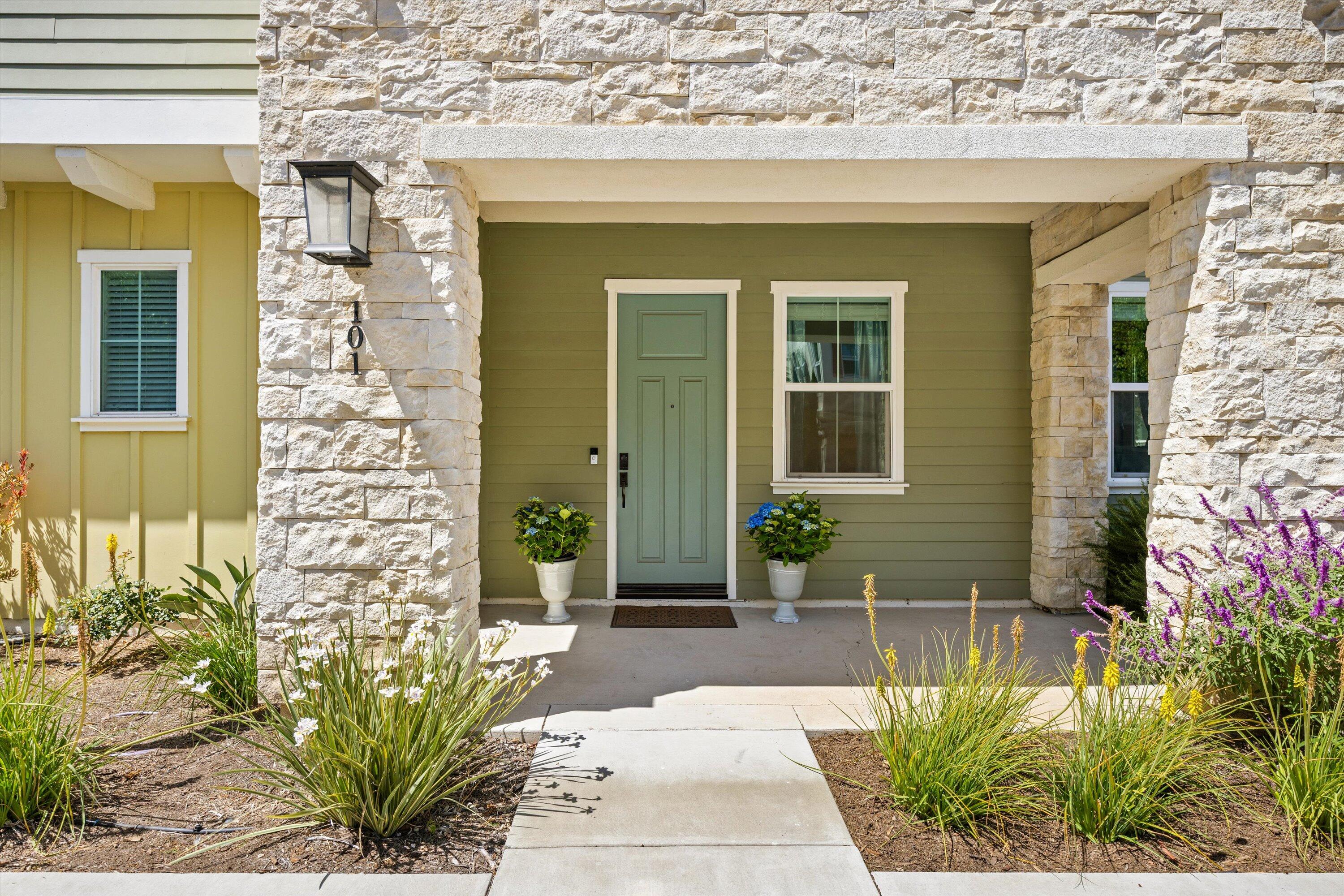 Goleta, California 93117, United States, 4 Bedrooms Bedrooms, ,4 BathroomsBathrooms,Residential,Active,134680