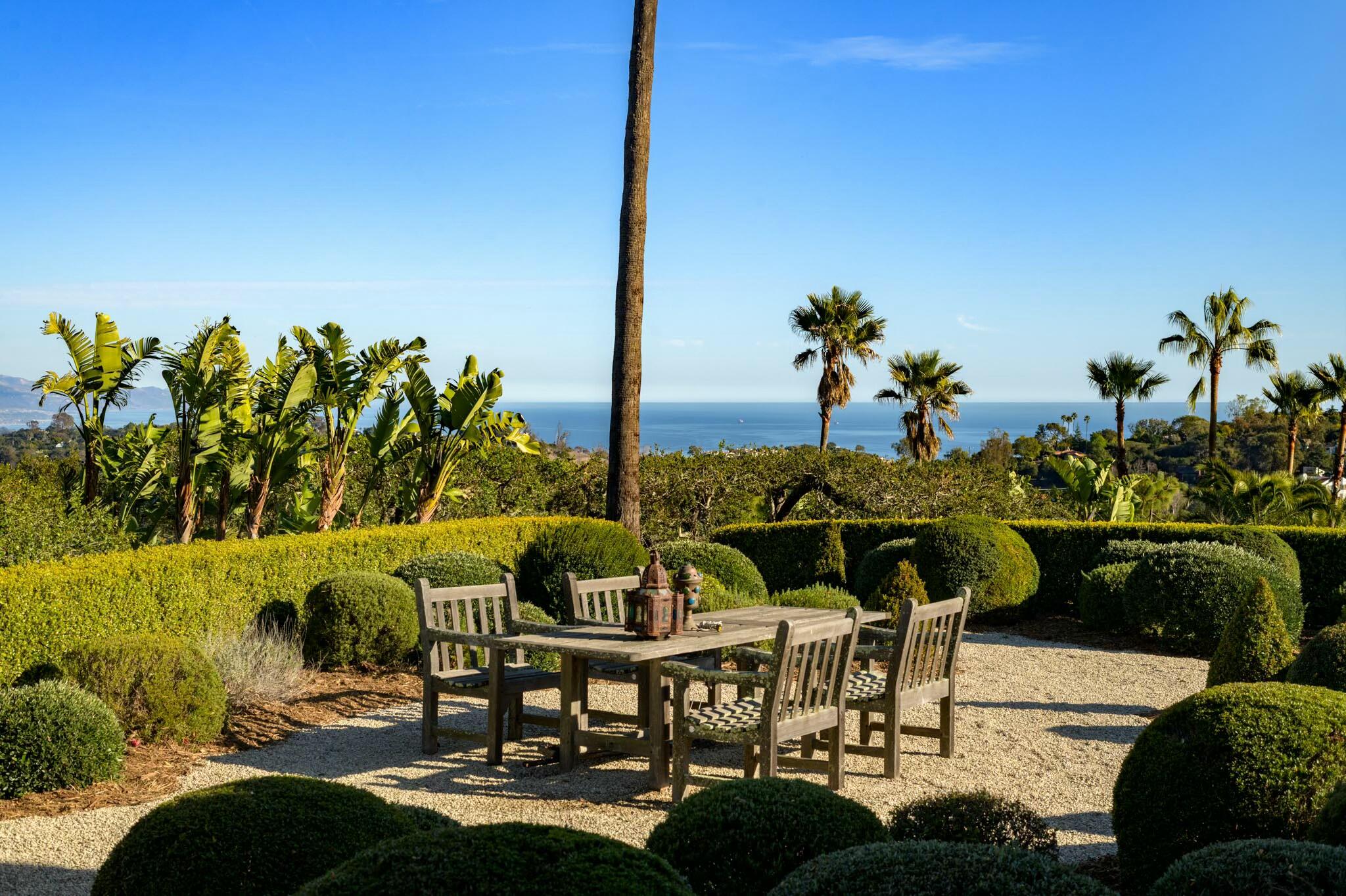 Santa Barbara, California 93105, United States, 3 Bedrooms Bedrooms, ,6 BathroomsBathrooms,Residential,Active,81905