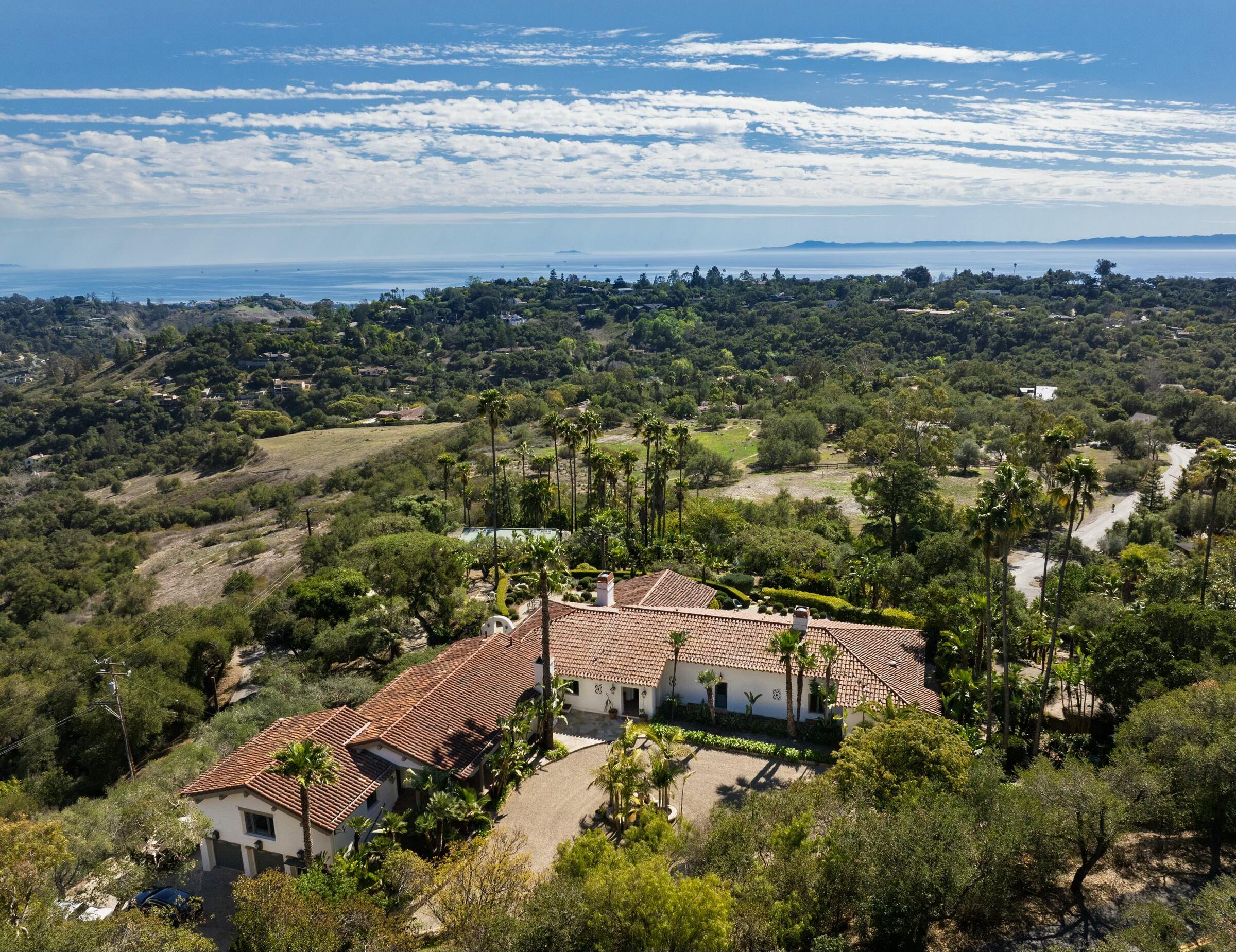 Santa Barbara, California 93105, United States, 3 Bedrooms Bedrooms, ,6 BathroomsBathrooms,Residential,Active,81905