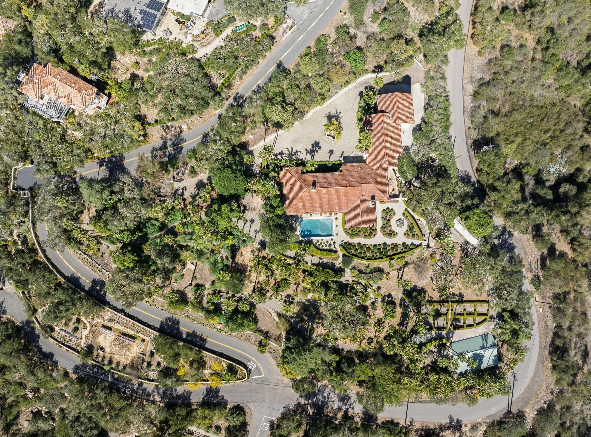 Santa Barbara, California 93105, United States, 3 Bedrooms Bedrooms, ,6 BathroomsBathrooms,Residential,Active,81905