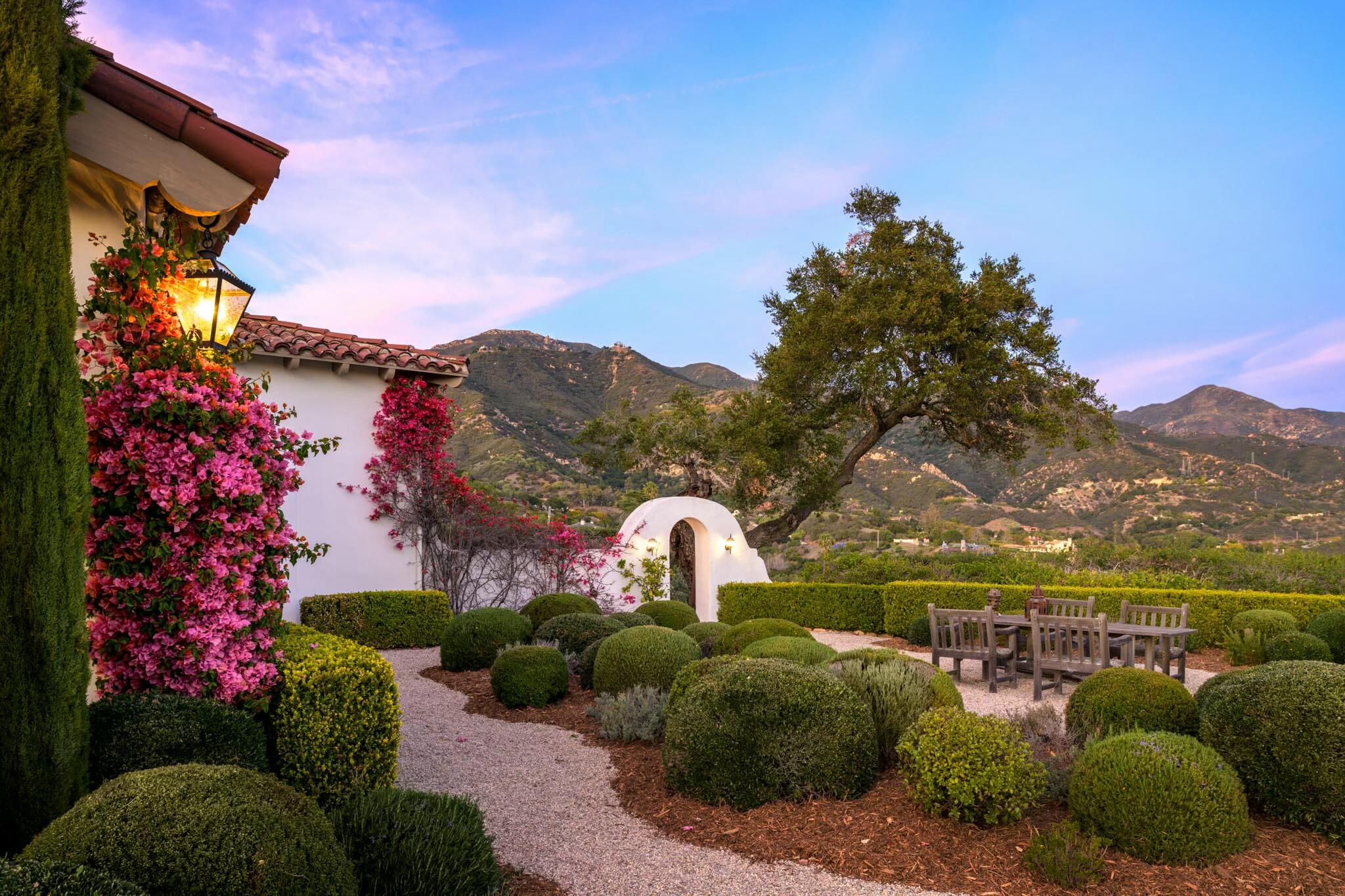 Santa Barbara, California 93105, United States, 3 Bedrooms Bedrooms, ,6 BathroomsBathrooms,Residential,Active,81905