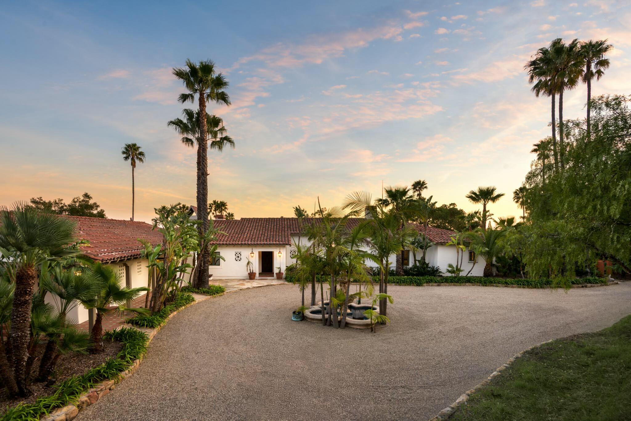 Santa Barbara, California 93105, United States, 3 Bedrooms Bedrooms, ,6 BathroomsBathrooms,Residential,Active,81905