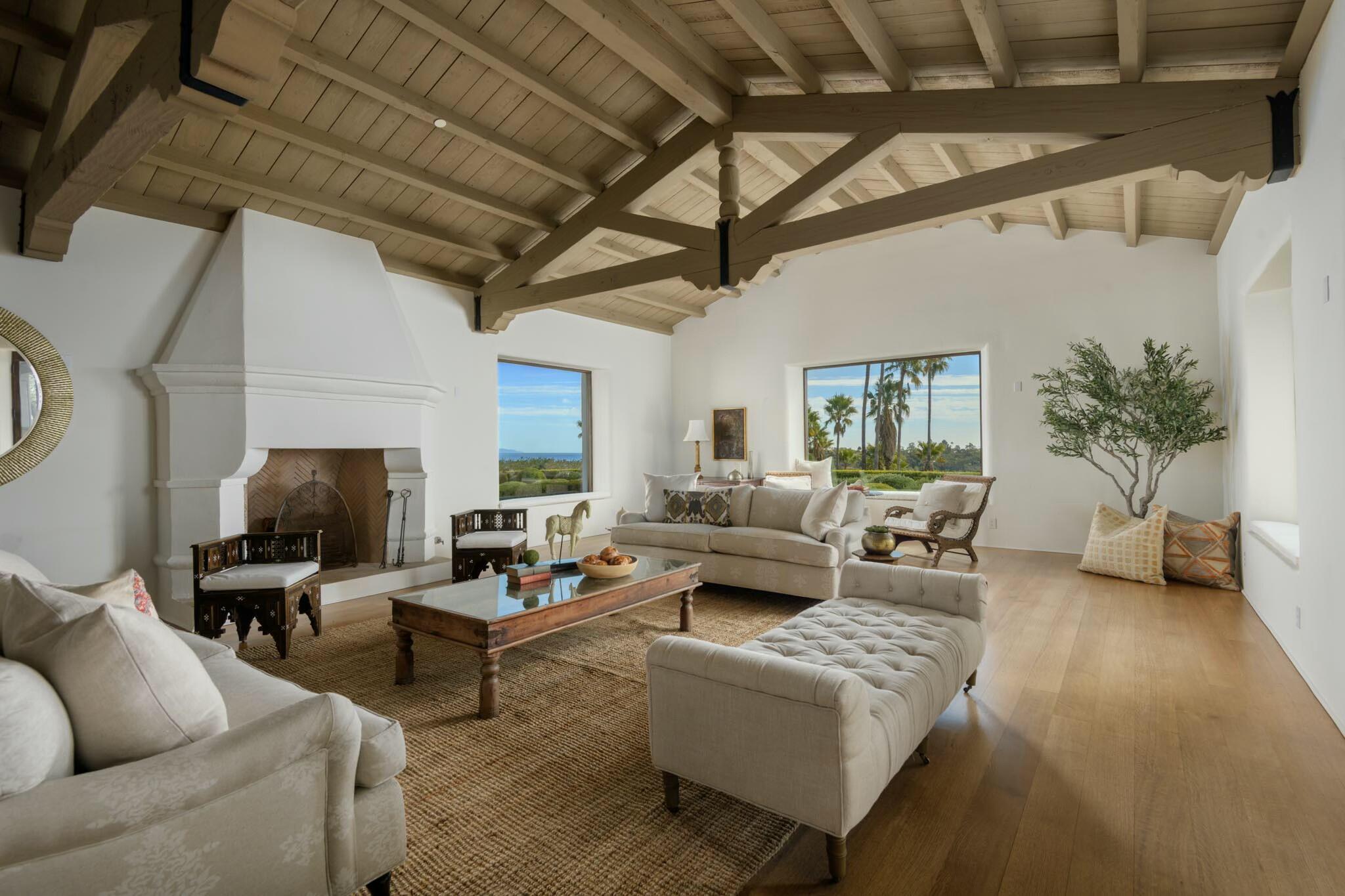 Santa Barbara, California 93105, United States, 3 Bedrooms Bedrooms, ,6 BathroomsBathrooms,Residential,Active,81905