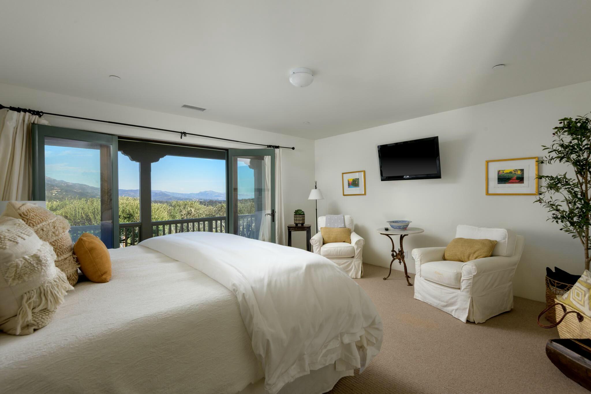 Santa Barbara, California 93105, United States, 3 Bedrooms Bedrooms, ,6 BathroomsBathrooms,Residential,Active,81905