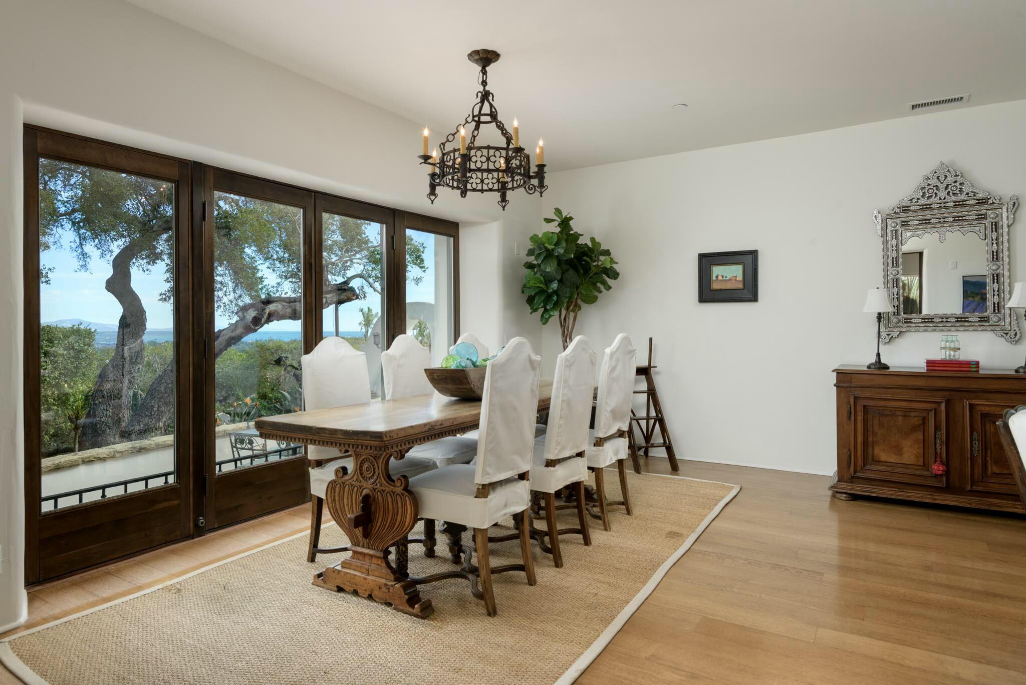 Santa Barbara, California 93105, United States, 3 Bedrooms Bedrooms, ,6 BathroomsBathrooms,Residential,Active,81905