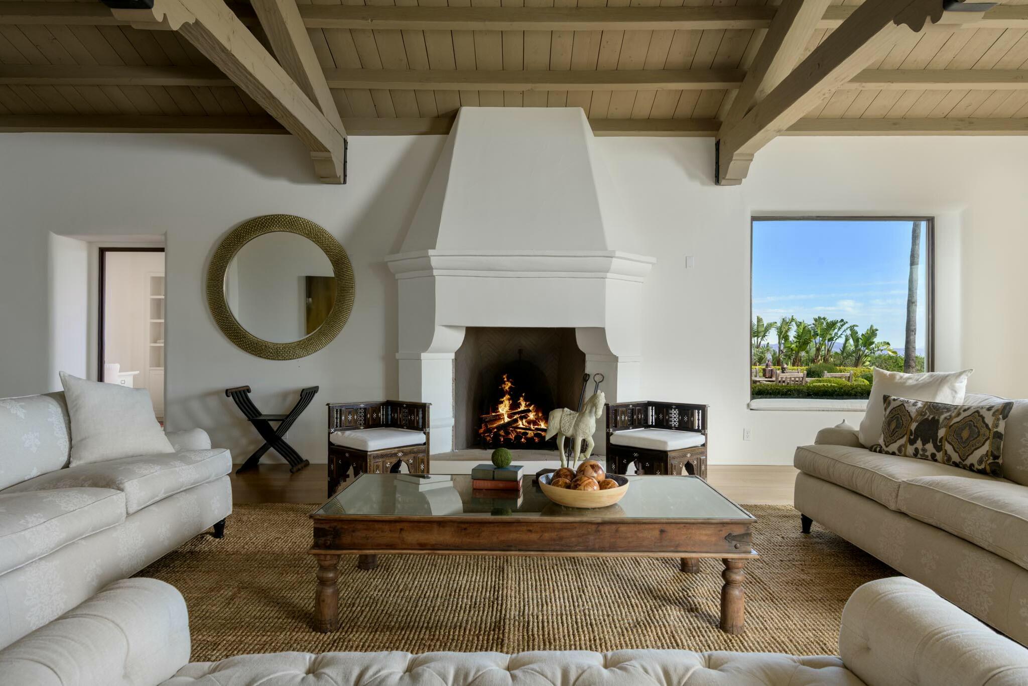 Santa Barbara, California 93105, United States, 3 Bedrooms Bedrooms, ,6 BathroomsBathrooms,Residential,Active,81905