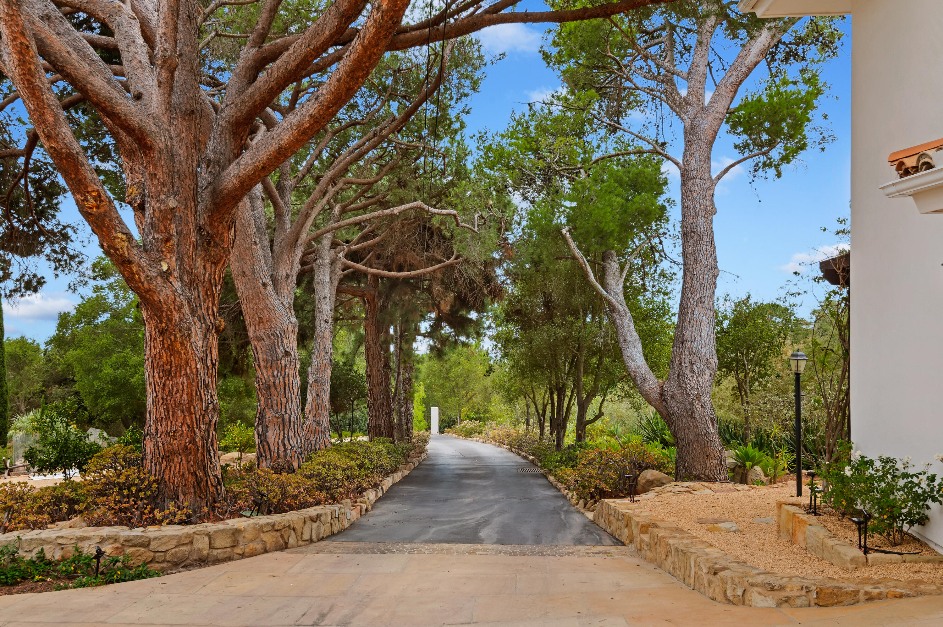 Santa Barbara, California 93108, United States, 6 Bedrooms Bedrooms, ,7 BathroomsBathrooms,Residential,Active,12532