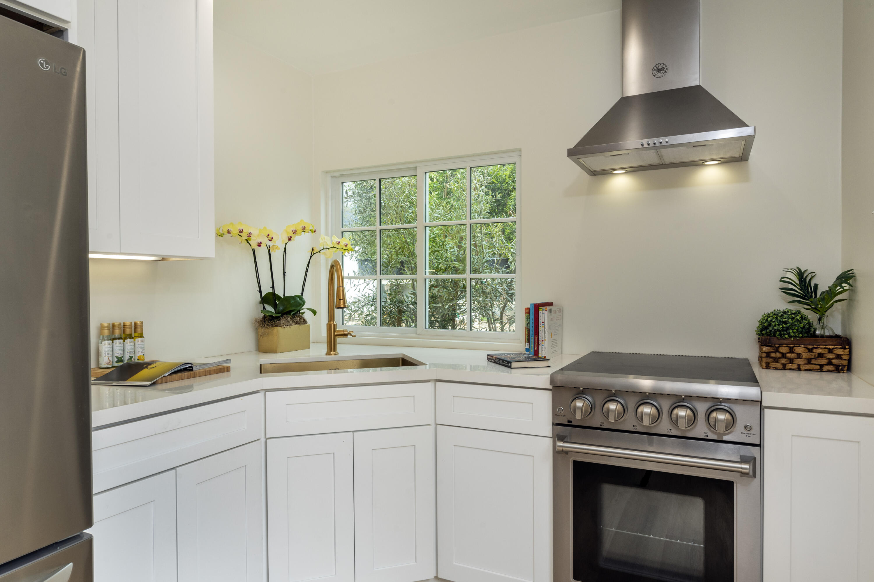 Santa Barbara, California 93108, United States, 4 Bedrooms Bedrooms, ,1 BathroomBathrooms,Residential,Active,196035