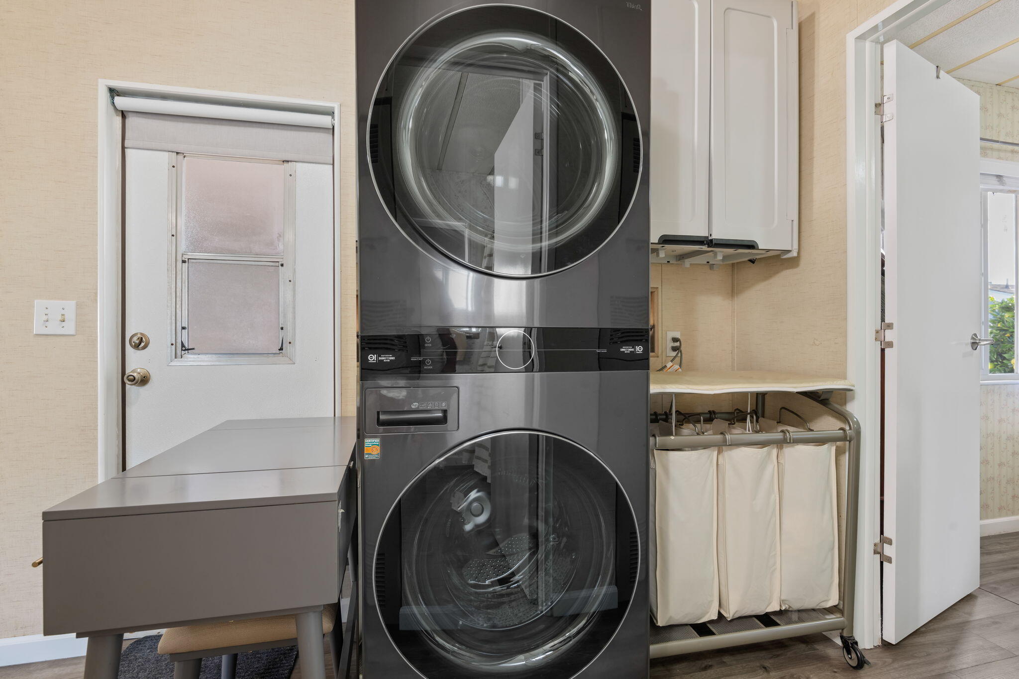 Santa Barbara, California 93110, United States, 2 Bedrooms Bedrooms, ,1 BathroomBathrooms,Residential,Active,235399