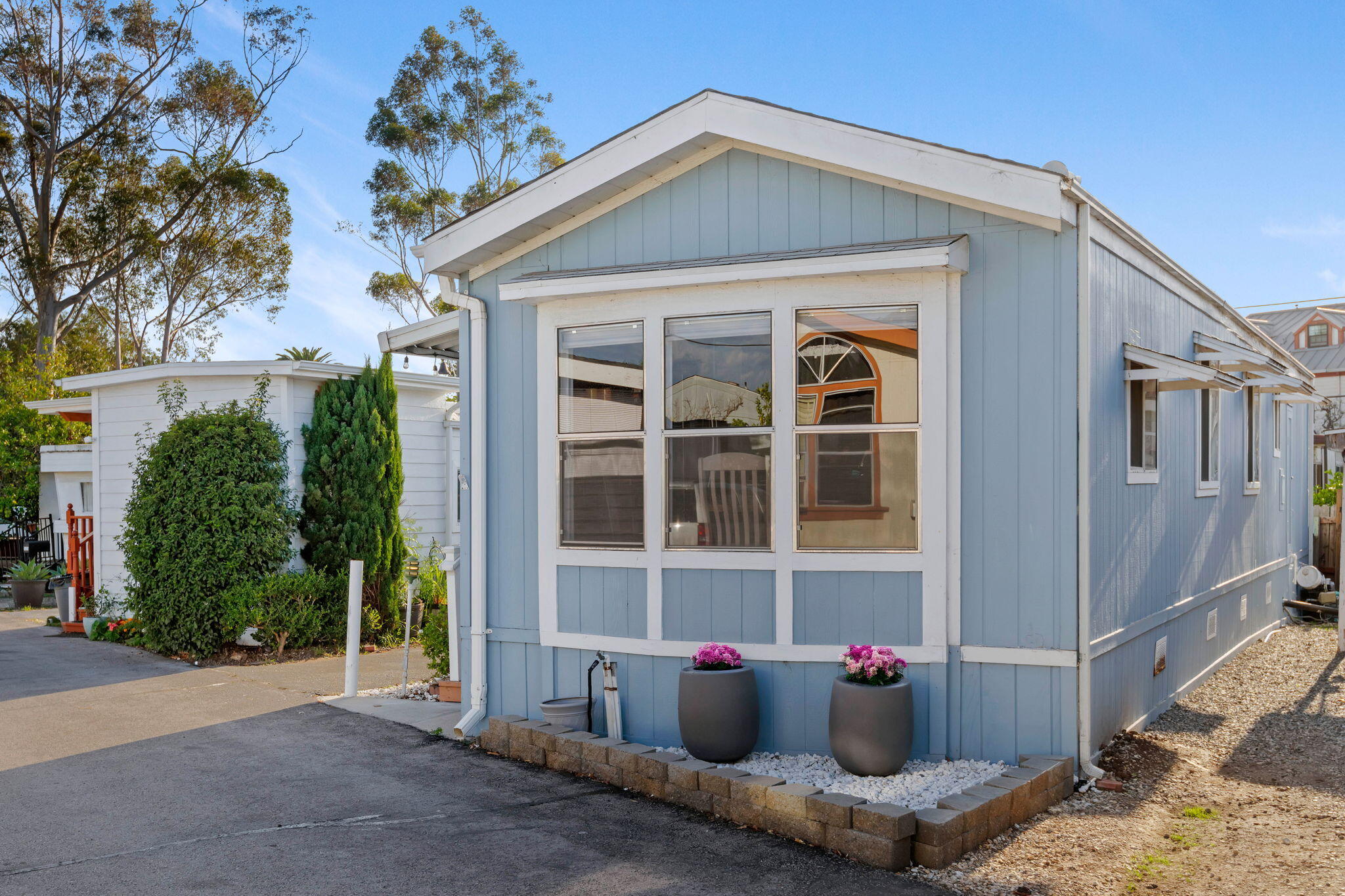 Santa Barbara, California 93110, United States, 2 Bedrooms Bedrooms, ,1 BathroomBathrooms,Residential,Active,235399