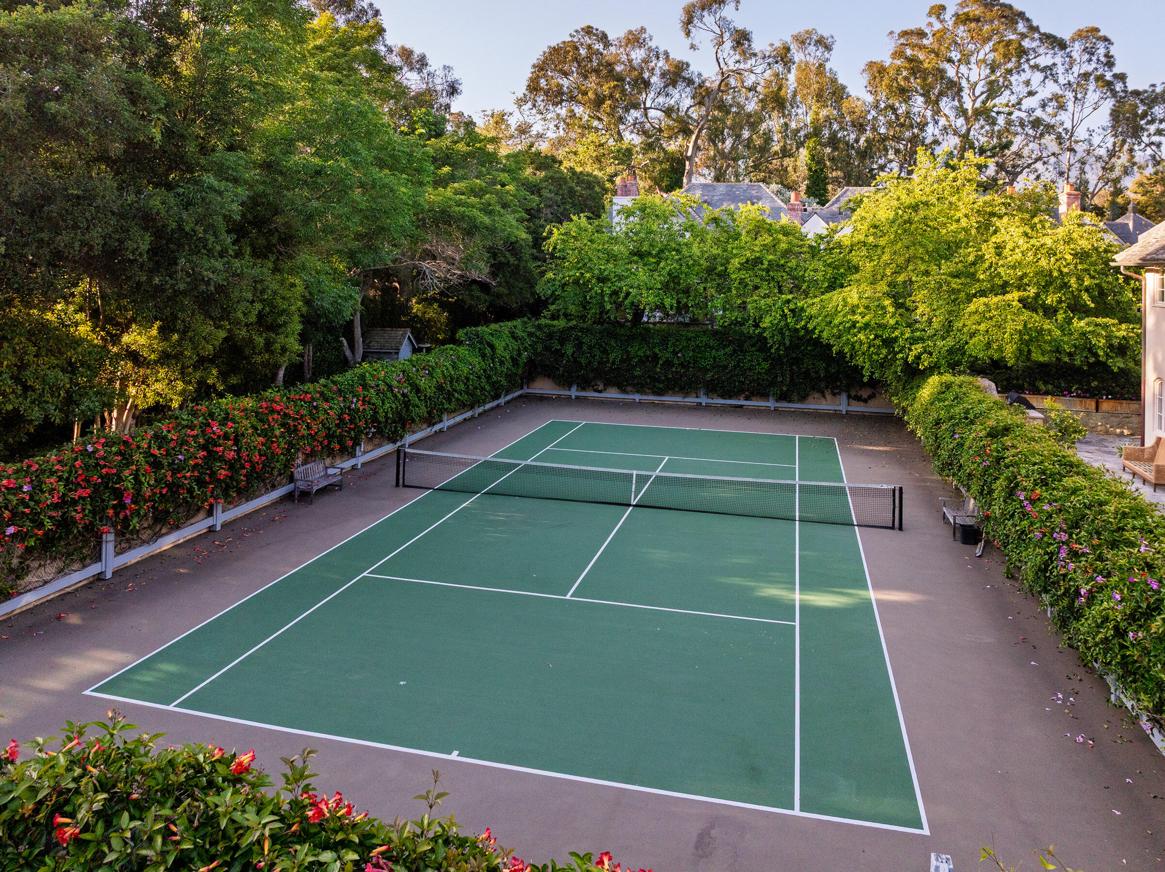 Santa Barbara, California 93108, United States, 2 Bedrooms Bedrooms, ,3 BathroomsBathrooms,Residential,Pending,136461