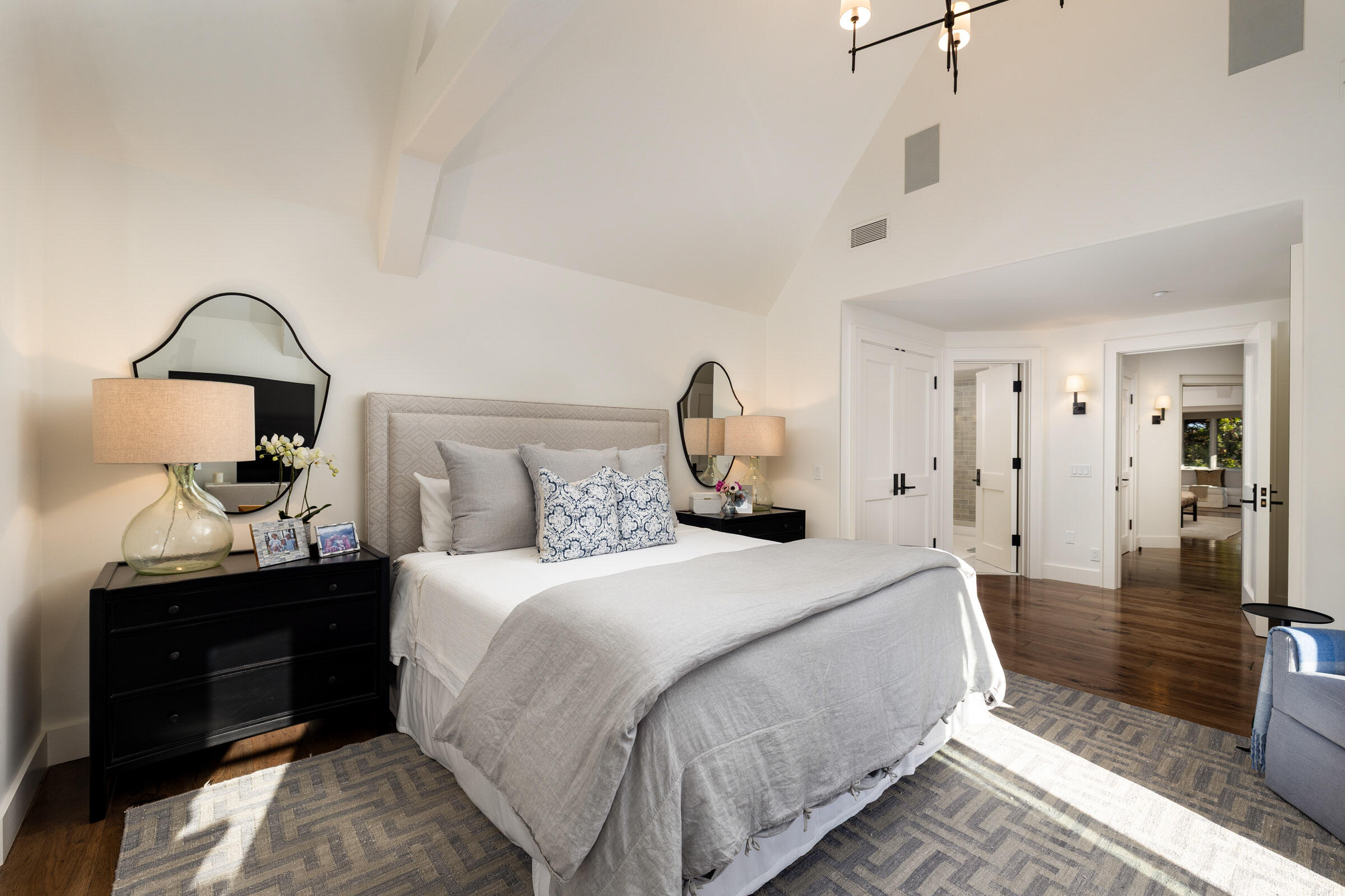 Santa Barbara, California 93108, United States, 2 Bedrooms Bedrooms, ,3 BathroomsBathrooms,Residential,Pending,136461