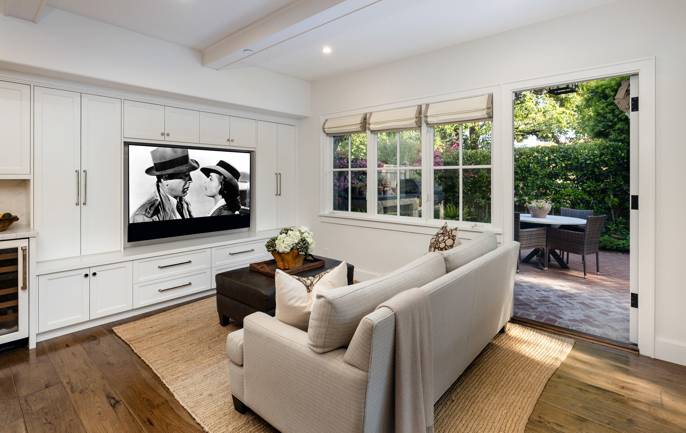 Santa Barbara, California 93108, United States, 2 Bedrooms Bedrooms, ,3 BathroomsBathrooms,Residential,Pending,136461