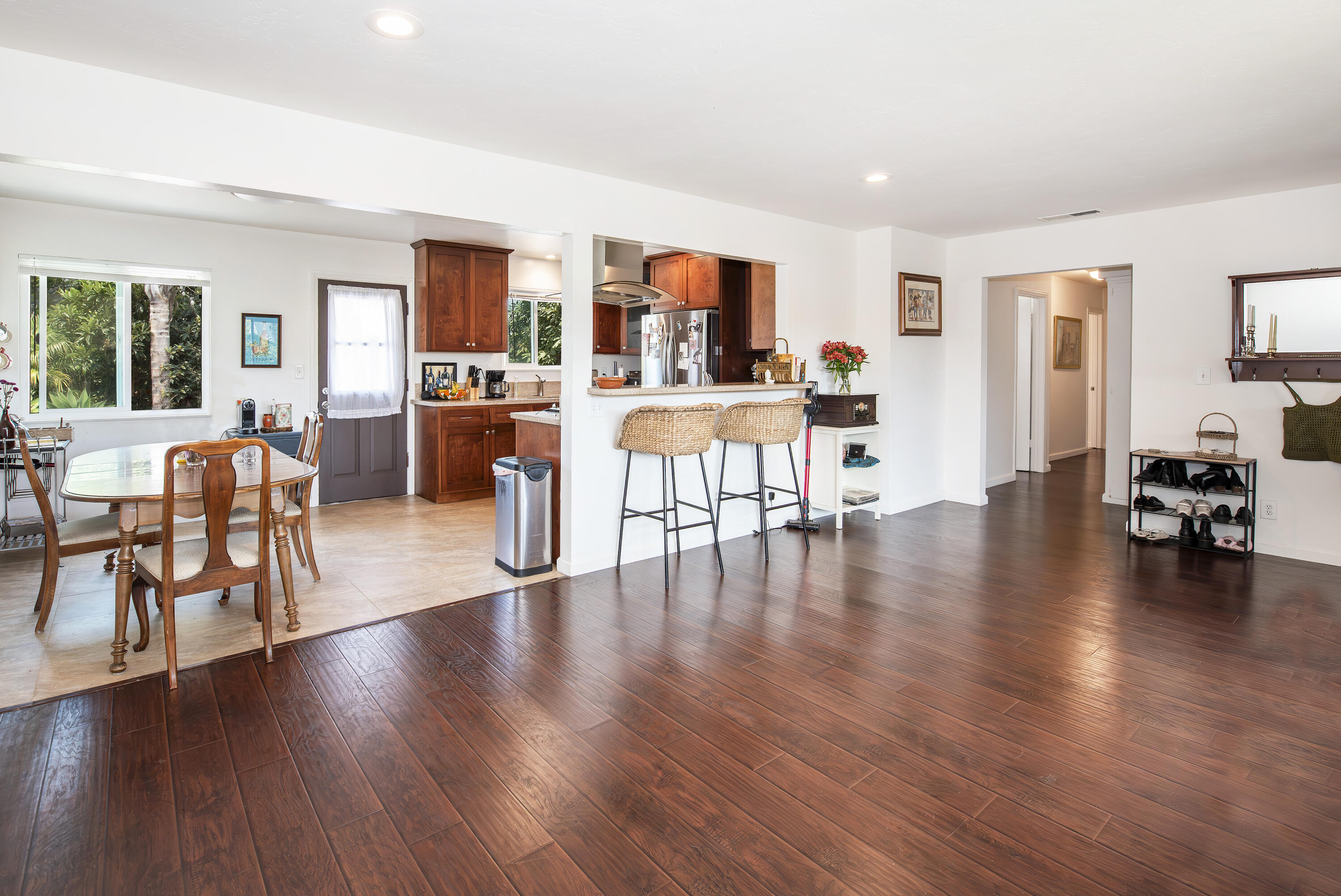 Santa Barbara, California 93110, United States, 4 Bedrooms Bedrooms, ,2 BathroomsBathrooms,Residential,Active,195455