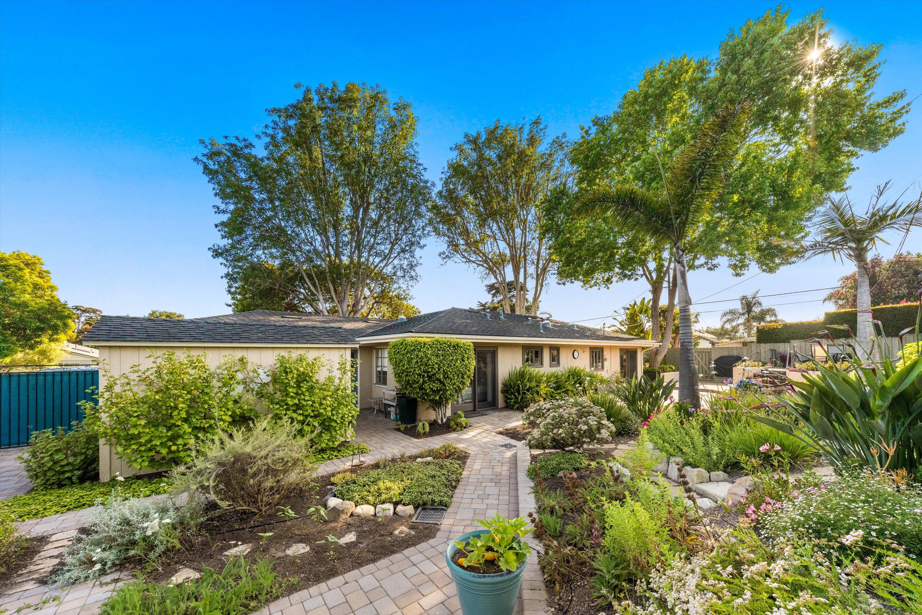 Santa Barbara, California 93109, United States, 3 Bedrooms Bedrooms, ,2 BathroomsBathrooms,Residential,Active,161859