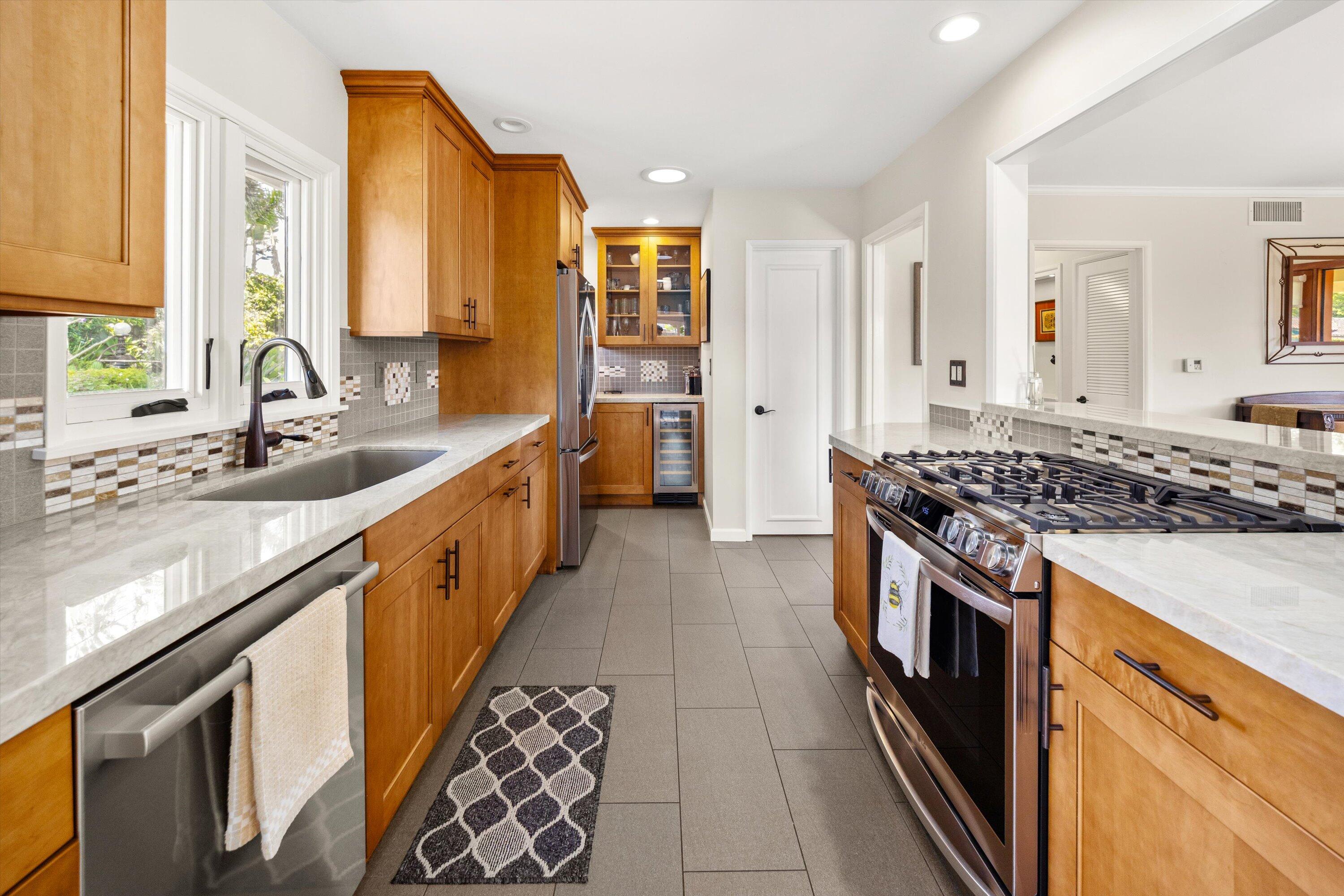 Santa Barbara, California 93109, United States, 3 Bedrooms Bedrooms, ,2 BathroomsBathrooms,Residential,Active,161859