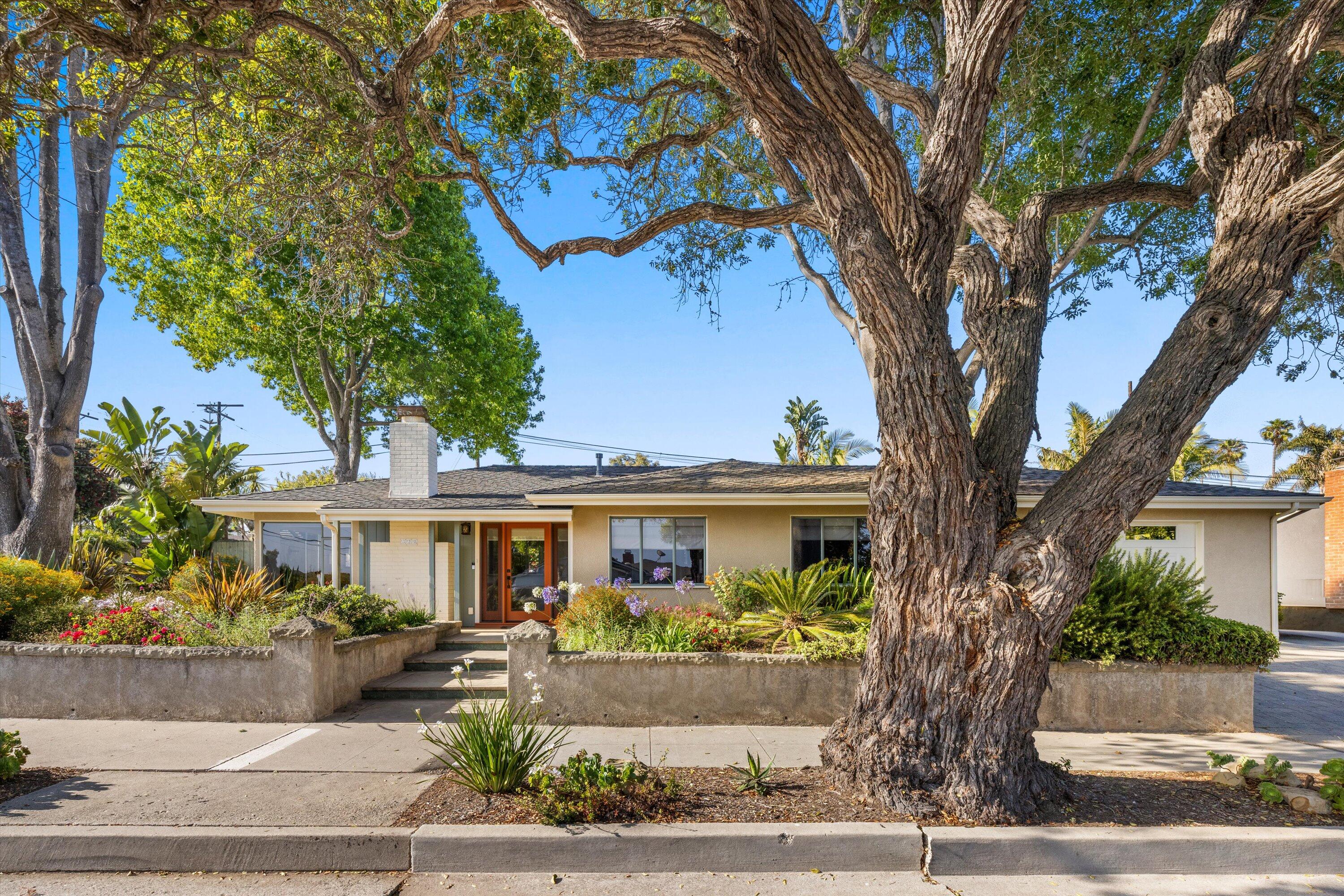 Santa Barbara, California 93109, United States, 3 Bedrooms Bedrooms, ,2 BathroomsBathrooms,Residential,Active,161859