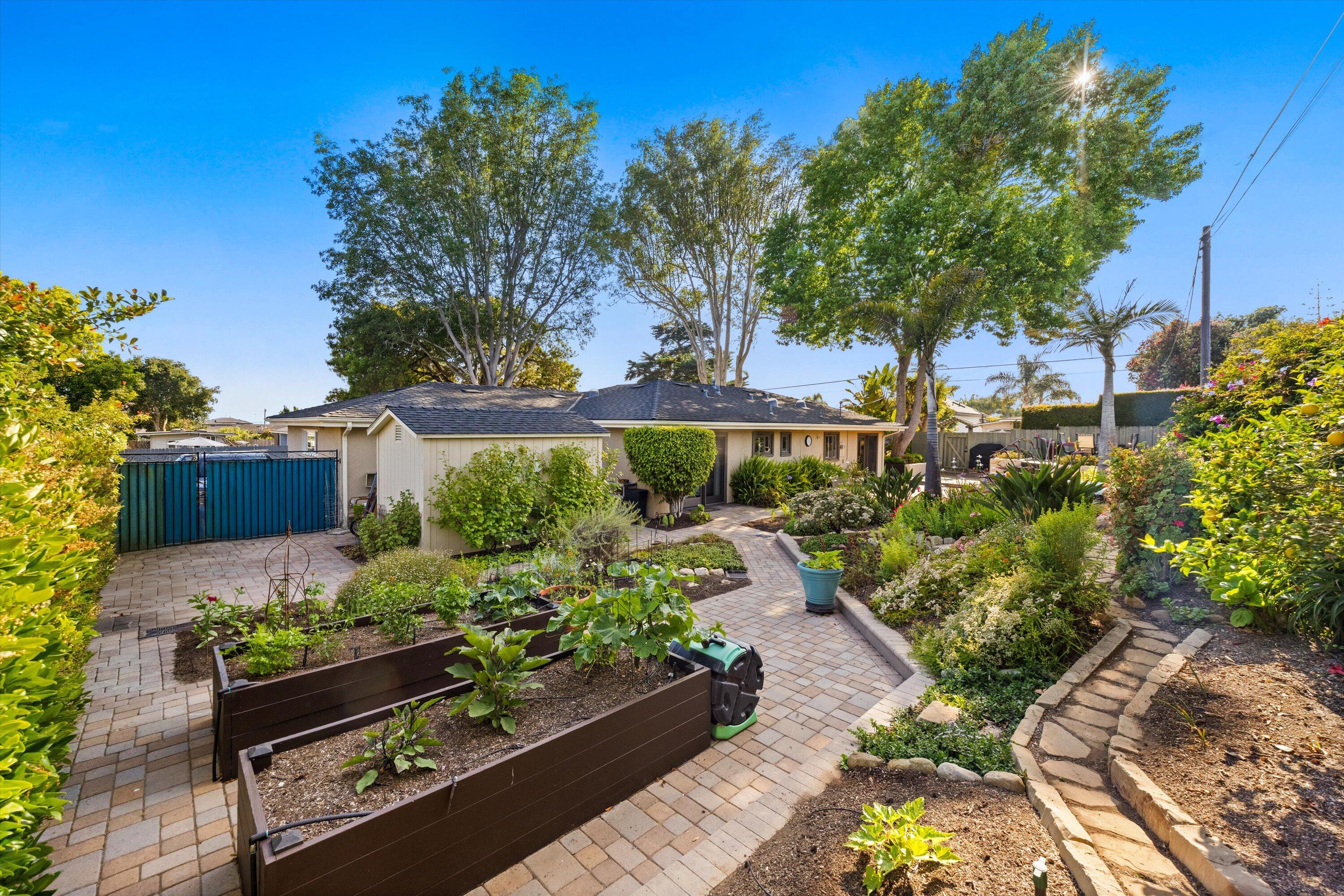 Santa Barbara, California 93109, United States, 3 Bedrooms Bedrooms, ,2 BathroomsBathrooms,Residential,Active,161859