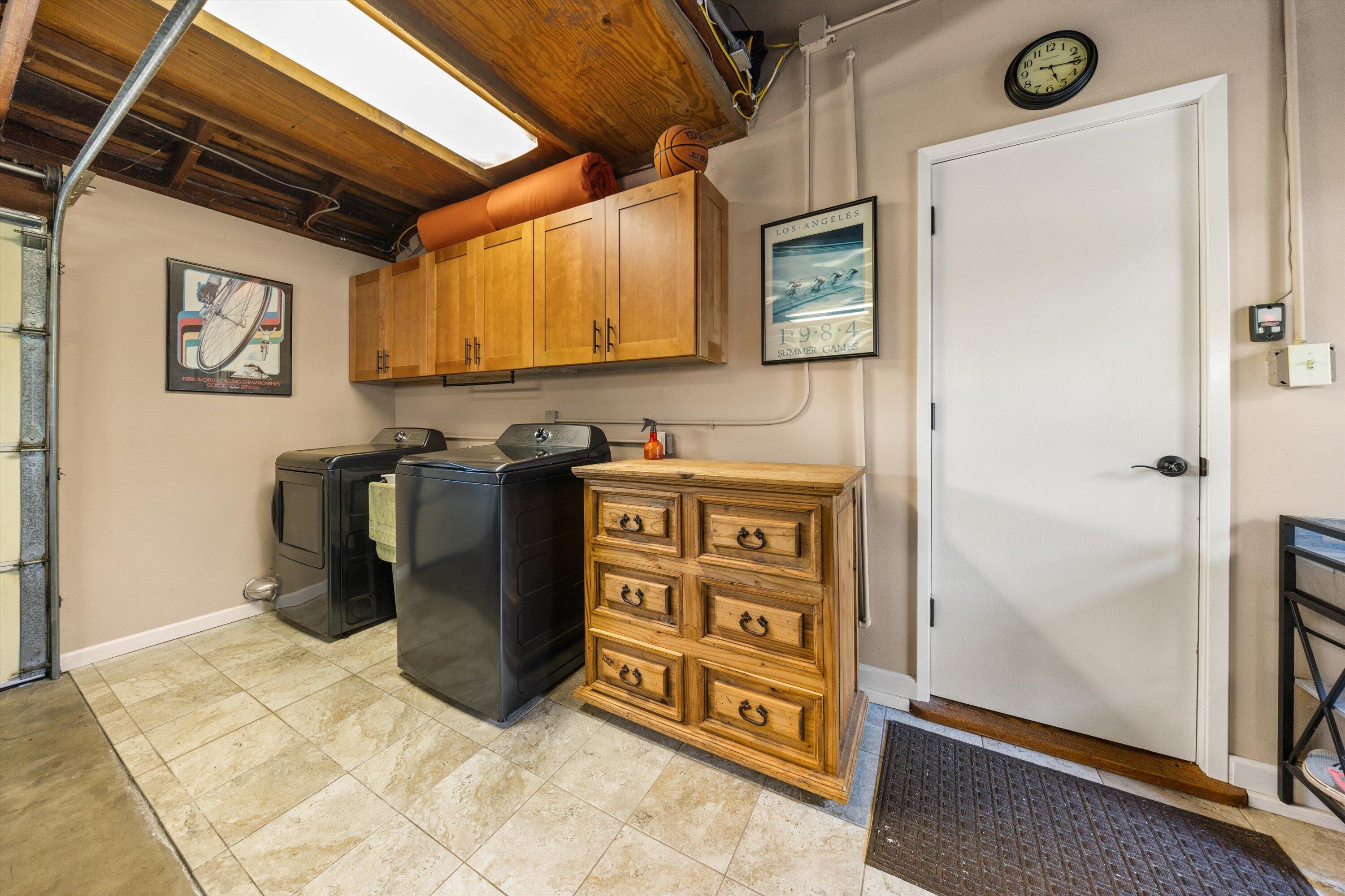 Santa Barbara, California 93109, United States, 3 Bedrooms Bedrooms, ,2 BathroomsBathrooms,Residential,Active,161859