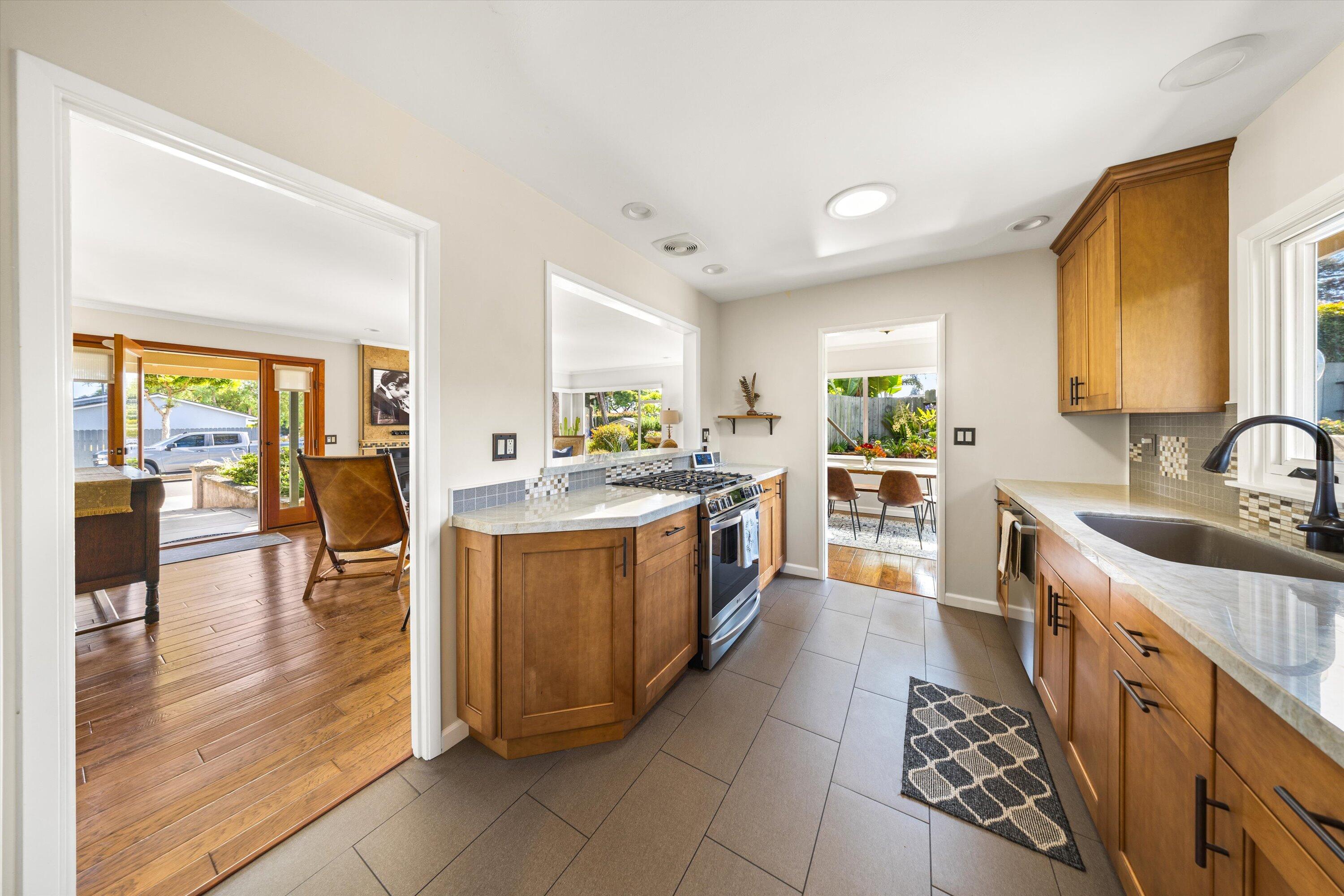 Santa Barbara, California 93109, United States, 3 Bedrooms Bedrooms, ,2 BathroomsBathrooms,Residential,Active,161859