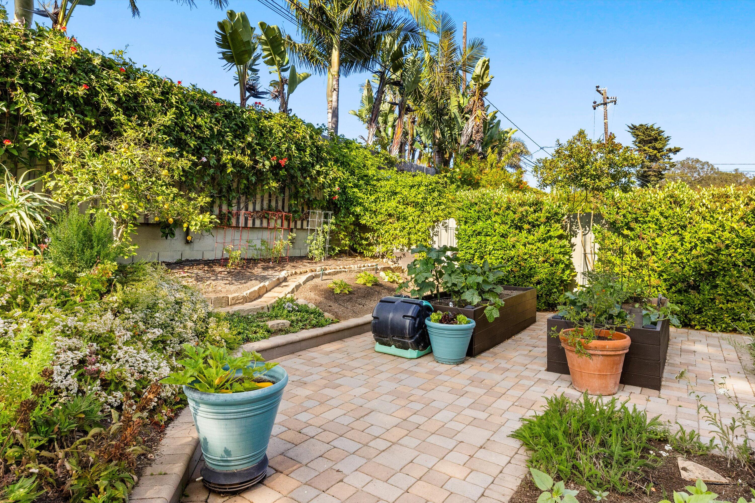 Santa Barbara, California 93109, United States, 3 Bedrooms Bedrooms, ,2 BathroomsBathrooms,Residential,Active,161859