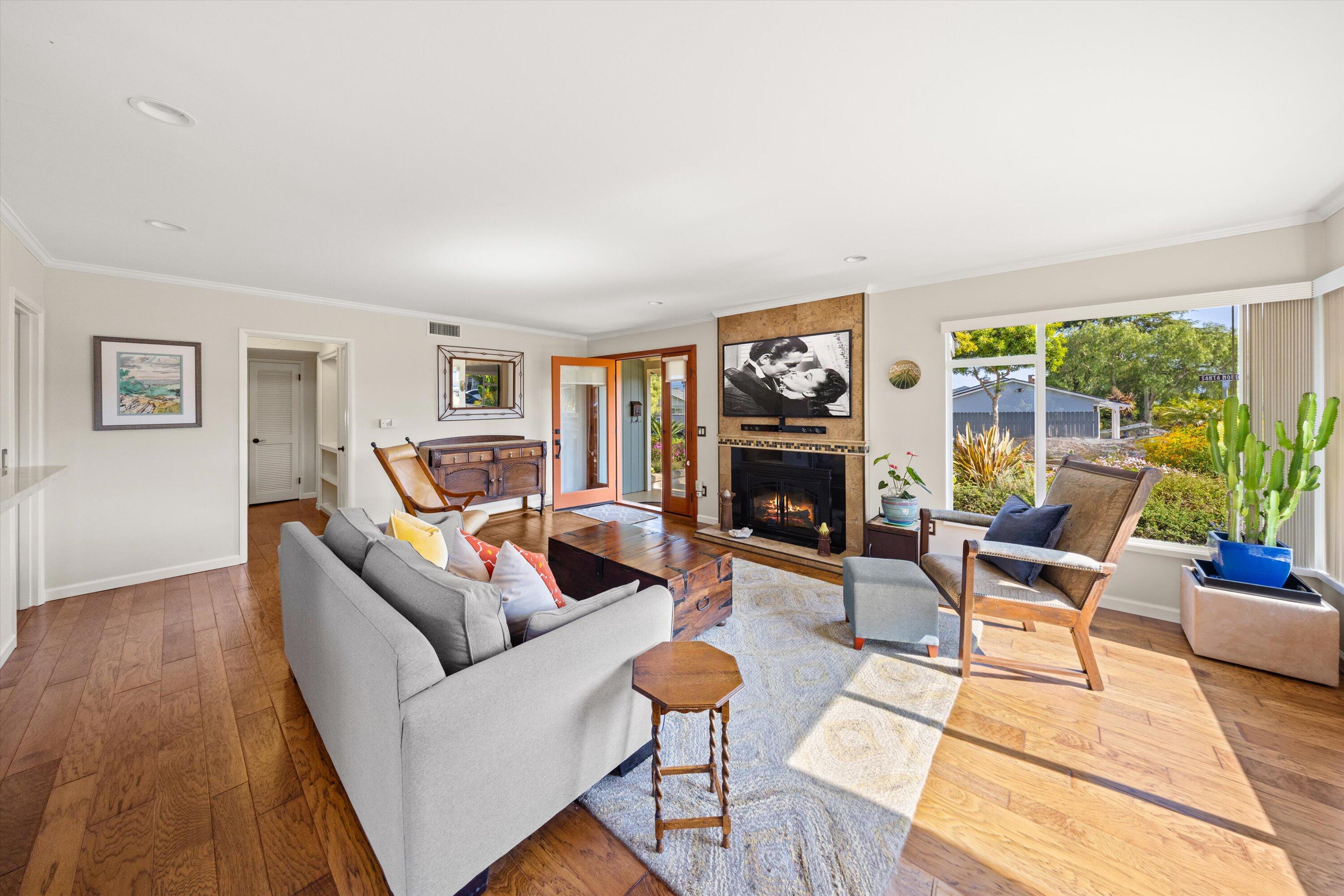 Santa Barbara, California 93109, United States, 3 Bedrooms Bedrooms, ,2 BathroomsBathrooms,Residential,Active,161859