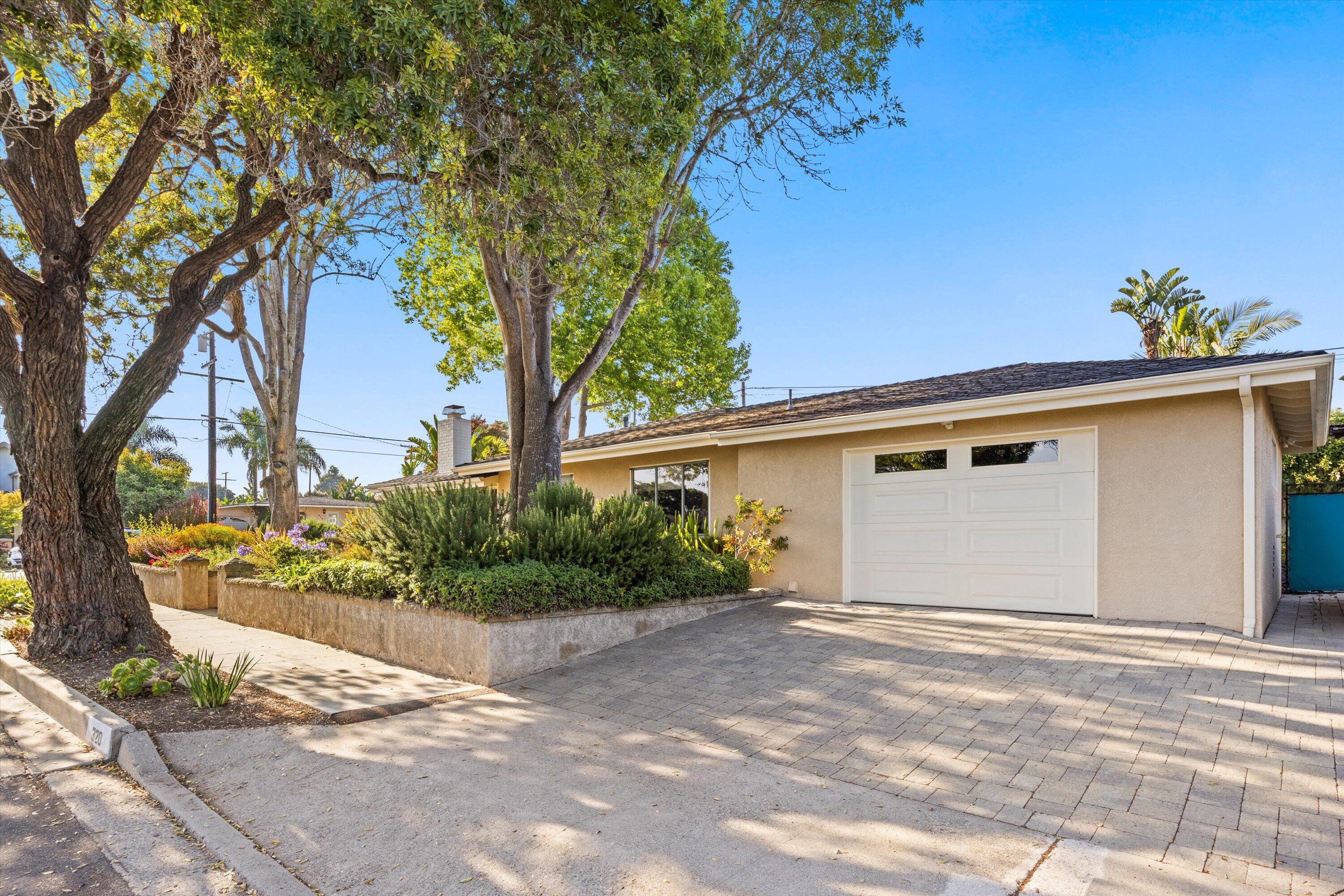 Santa Barbara, California 93109, United States, 3 Bedrooms Bedrooms, ,2 BathroomsBathrooms,Residential,Active,161859