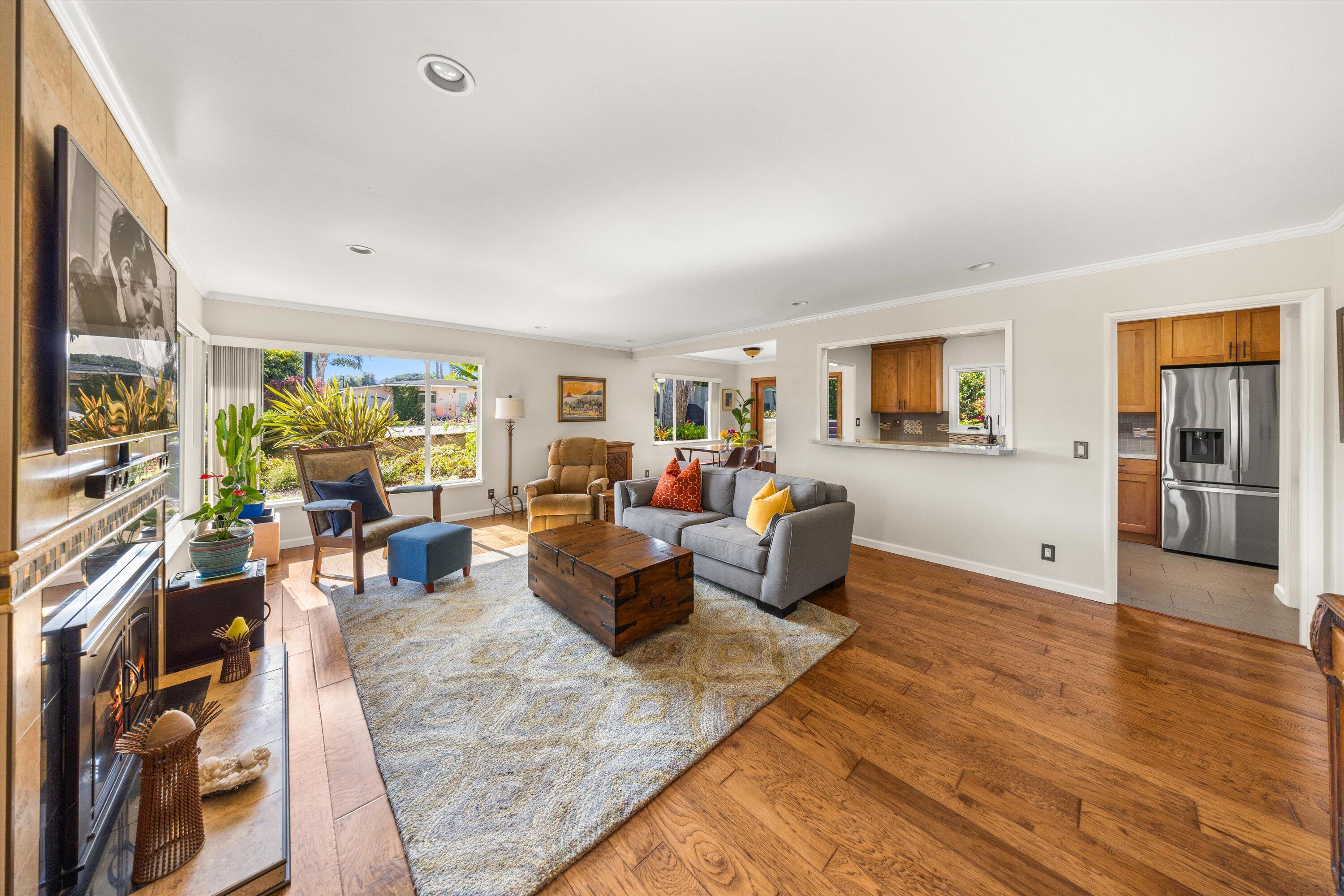 Santa Barbara, California 93109, United States, 3 Bedrooms Bedrooms, ,2 BathroomsBathrooms,Residential,Active,161859