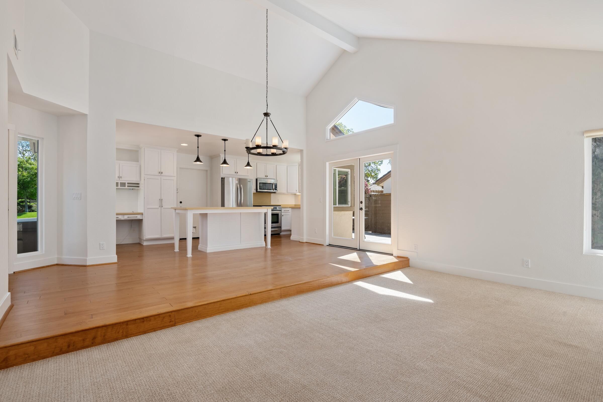 Santa Barbara, California 93111, United States, 3 Bedrooms Bedrooms, ,2 BathroomsBathrooms,Residential,Active,211232