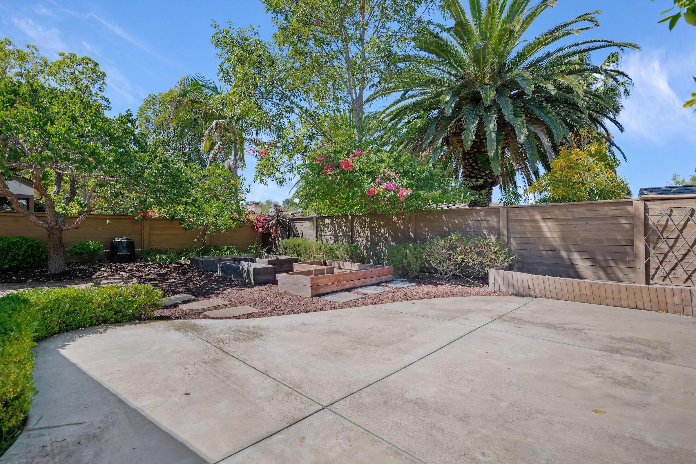 Santa Barbara, California 93111, United States, 3 Bedrooms Bedrooms, ,2 BathroomsBathrooms,Residential,Active,211232