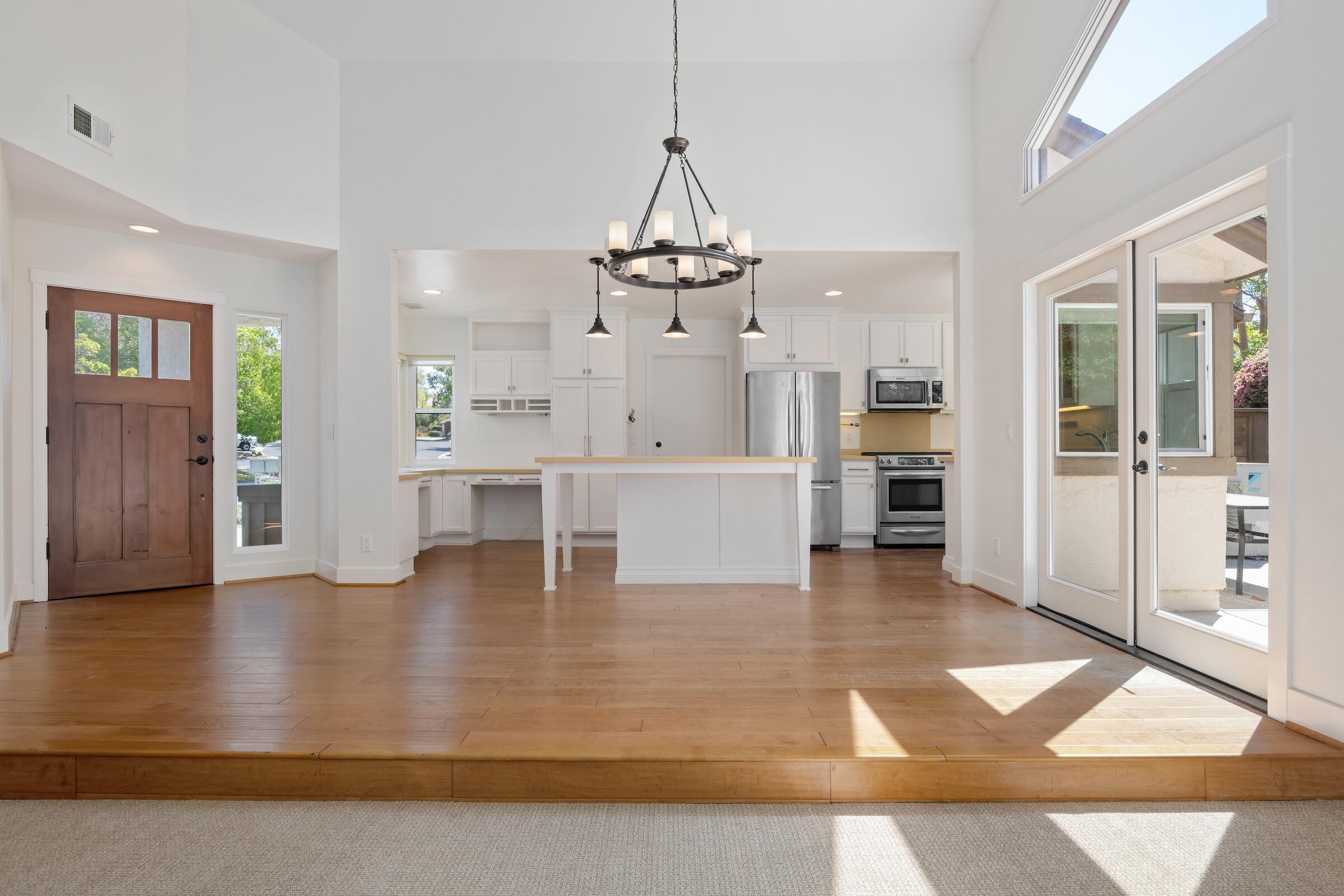 Santa Barbara, California 93111, United States, 3 Bedrooms Bedrooms, ,2 BathroomsBathrooms,Residential,Active,211232