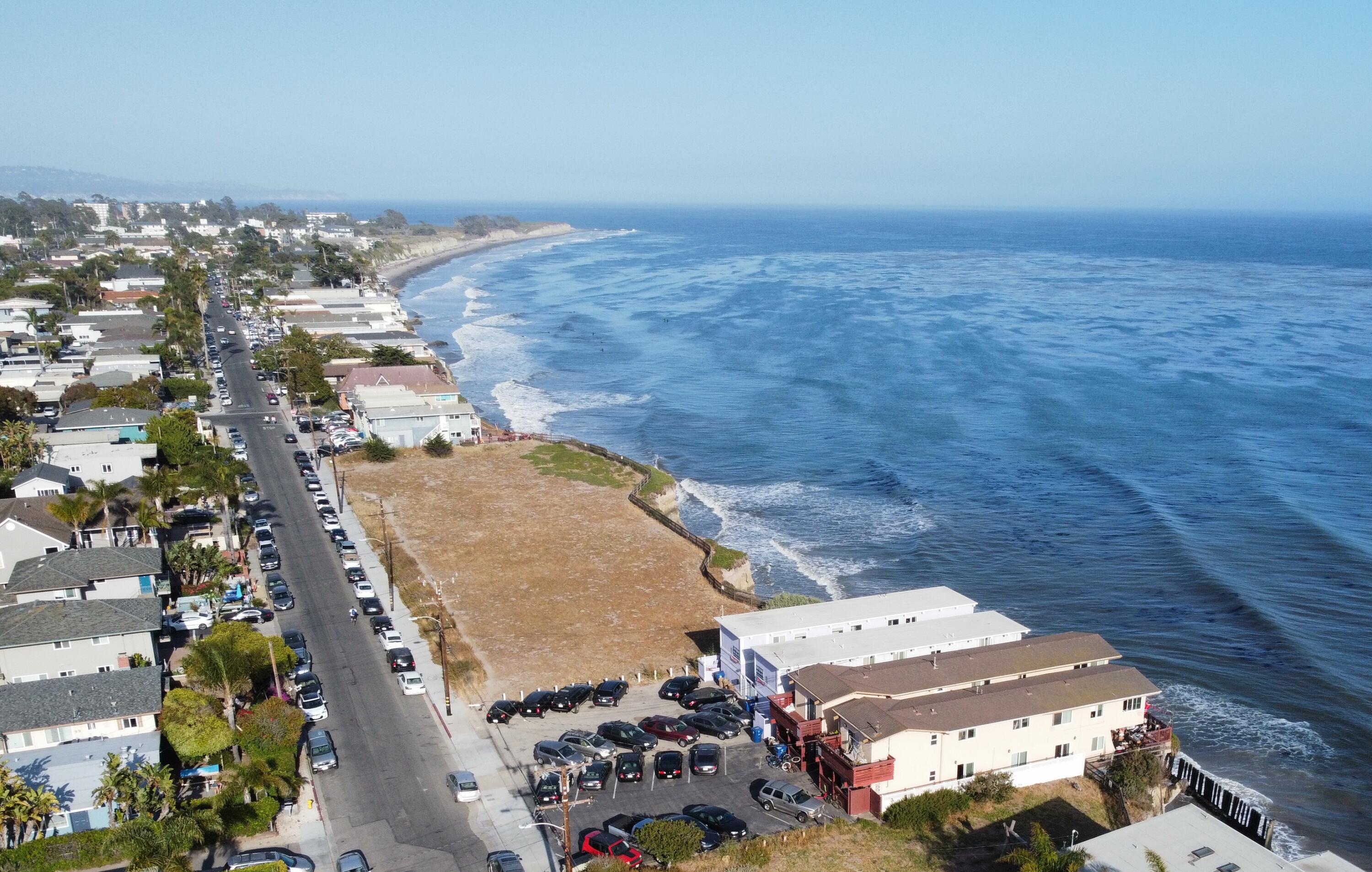 Isla Vista, California 93117, United States, ,Residential,Pending,74858