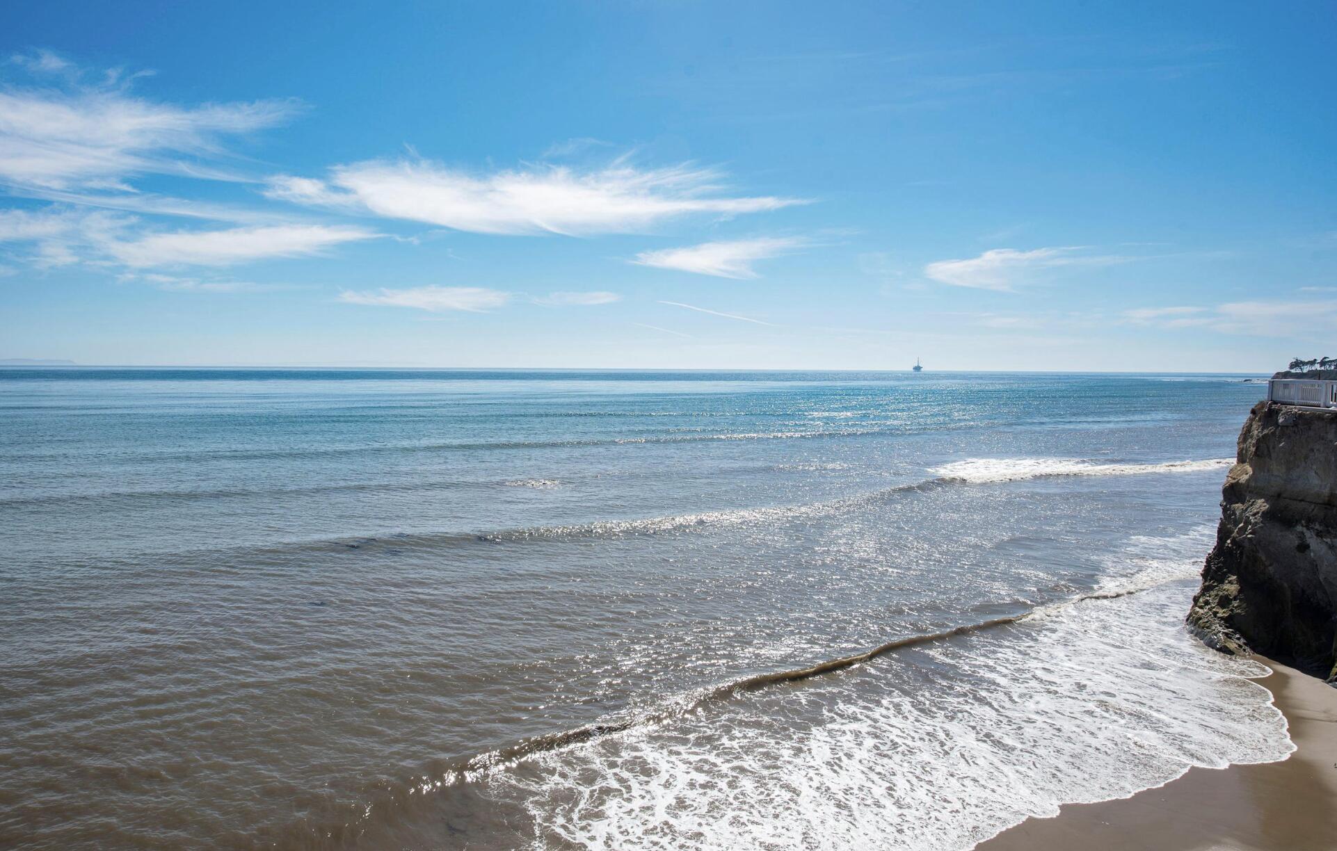 Isla Vista, California 93117, United States, ,Residential,Pending,74858