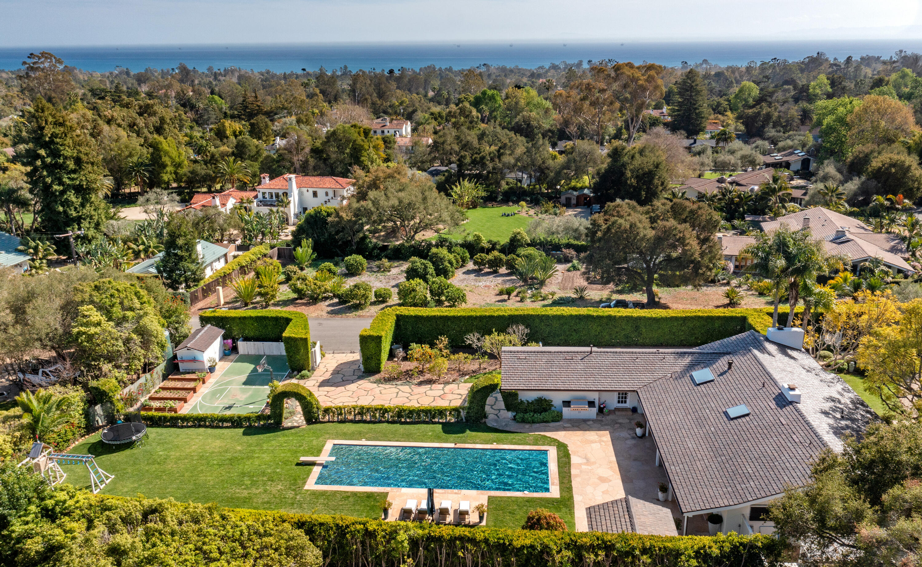 Santa Barbara, California 93108, United States, 4 Bedrooms Bedrooms, ,4 BathroomsBathrooms,Residential,Active,189854