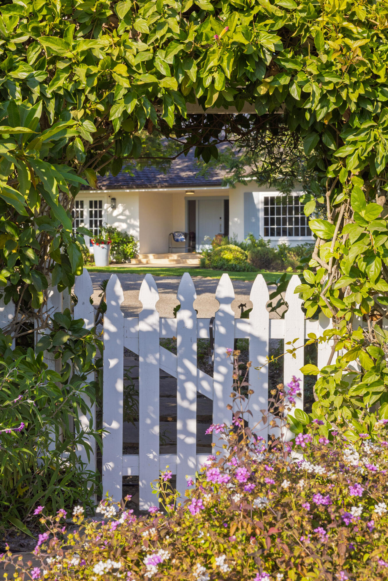 Santa Barbara, California 93108, United States, 4 Bedrooms Bedrooms, ,4 BathroomsBathrooms,Residential,Active,189854