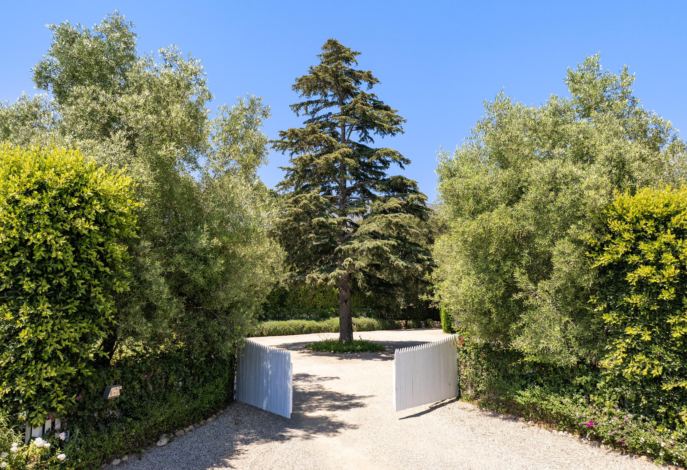 Santa Barbara, California 93108, United States, 4 Bedrooms Bedrooms, ,4 BathroomsBathrooms,Residential,Active,189854