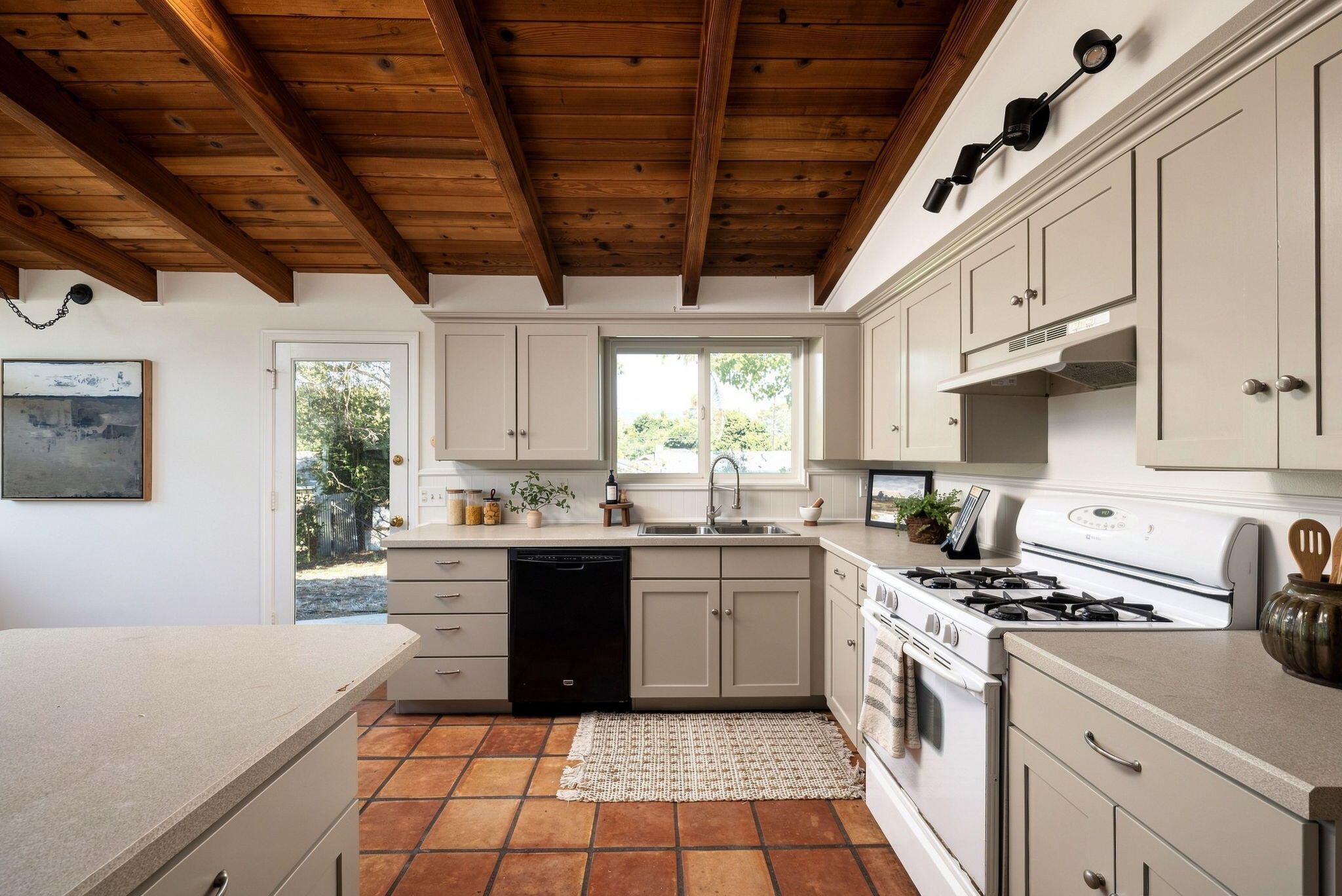 700 Concha Loma Drive