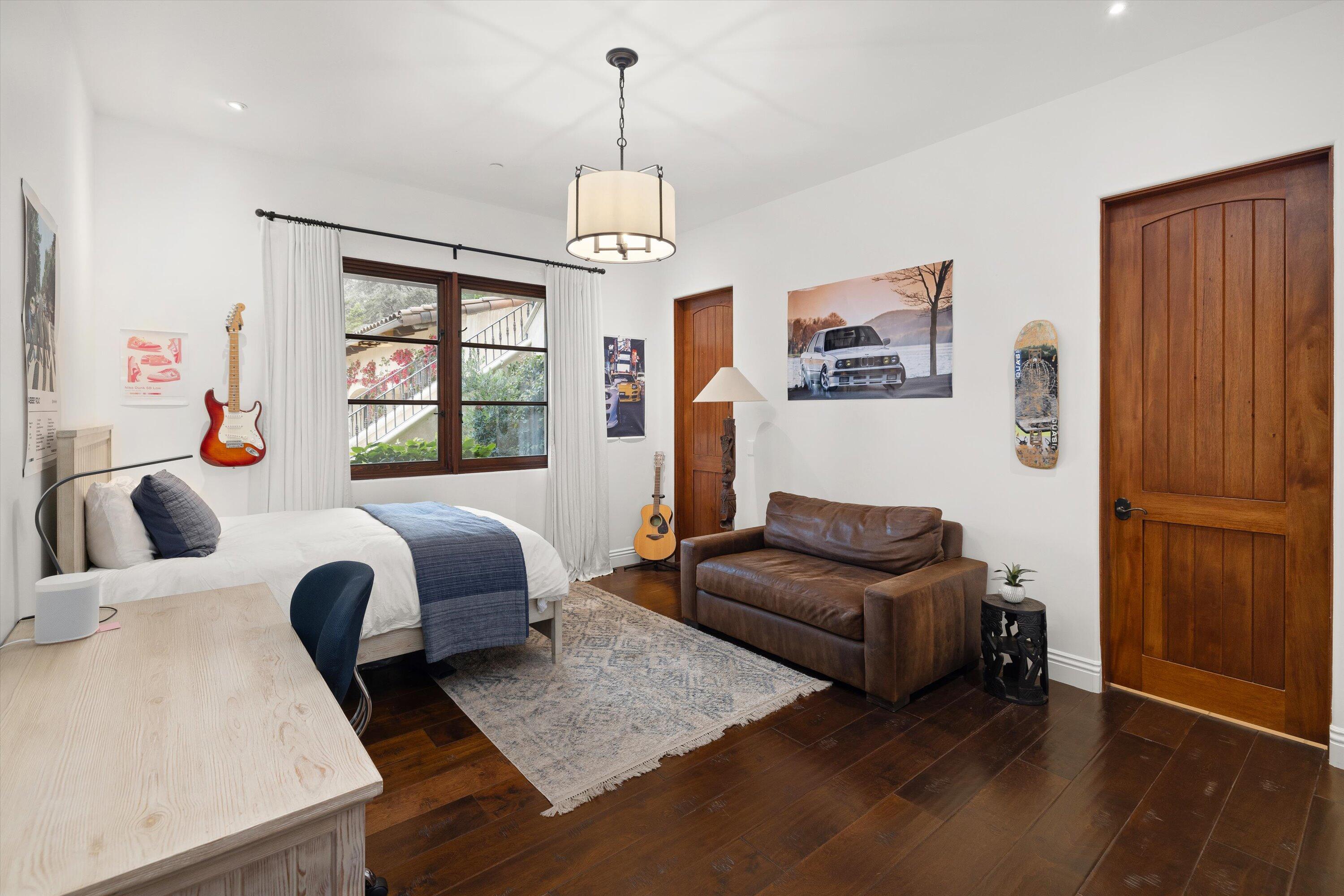 Montecito, California 93108, United States, 4 Bedrooms Bedrooms, ,6 BathroomsBathrooms,Residential,Active,54704