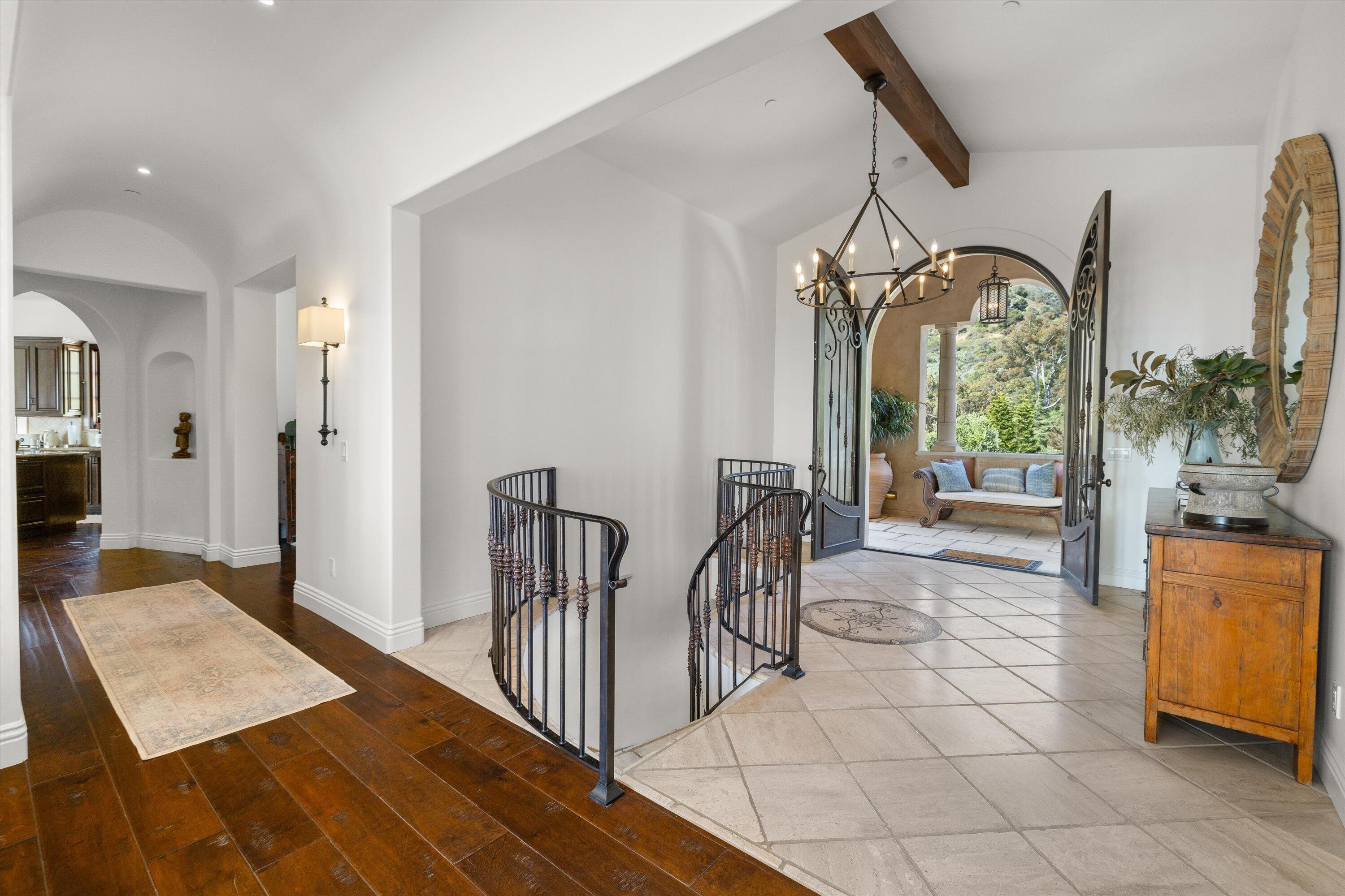 Montecito, California 93108, United States, 4 Bedrooms Bedrooms, ,6 BathroomsBathrooms,Residential,Active,54704