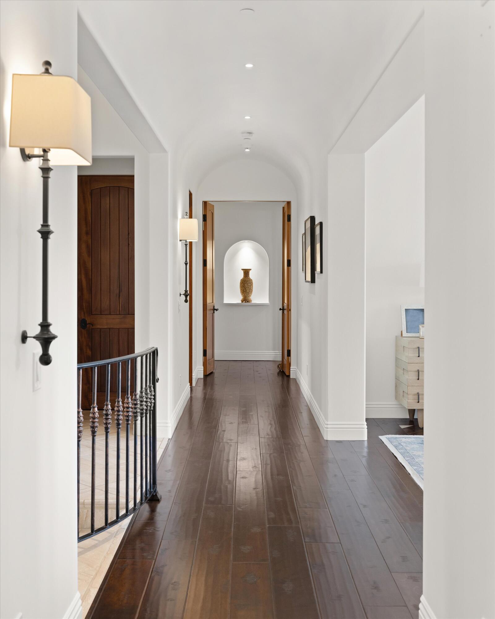 Montecito, California 93108, United States, 4 Bedrooms Bedrooms, ,6 BathroomsBathrooms,Residential,Active,54704