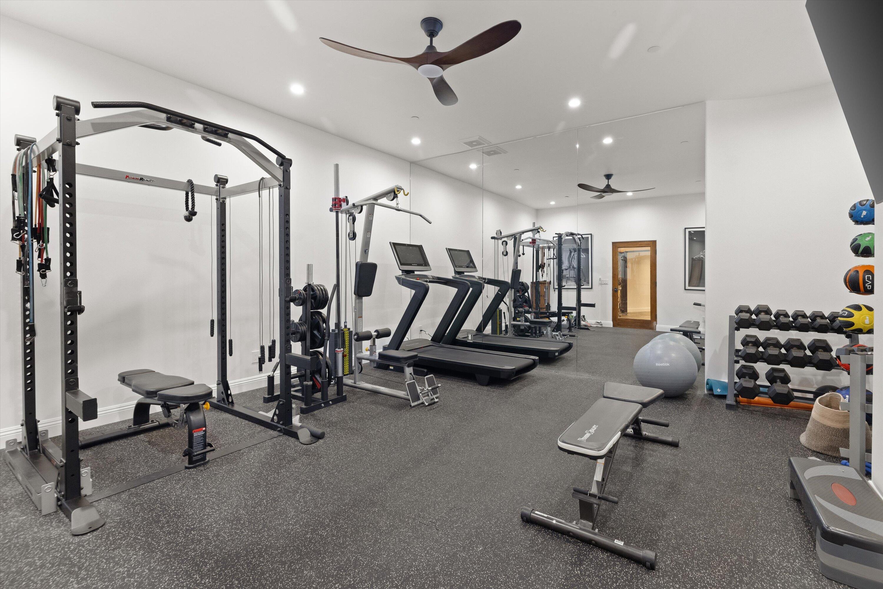 Montecito, California 93108, United States, 4 Bedrooms Bedrooms, ,6 BathroomsBathrooms,Residential,Active,54704