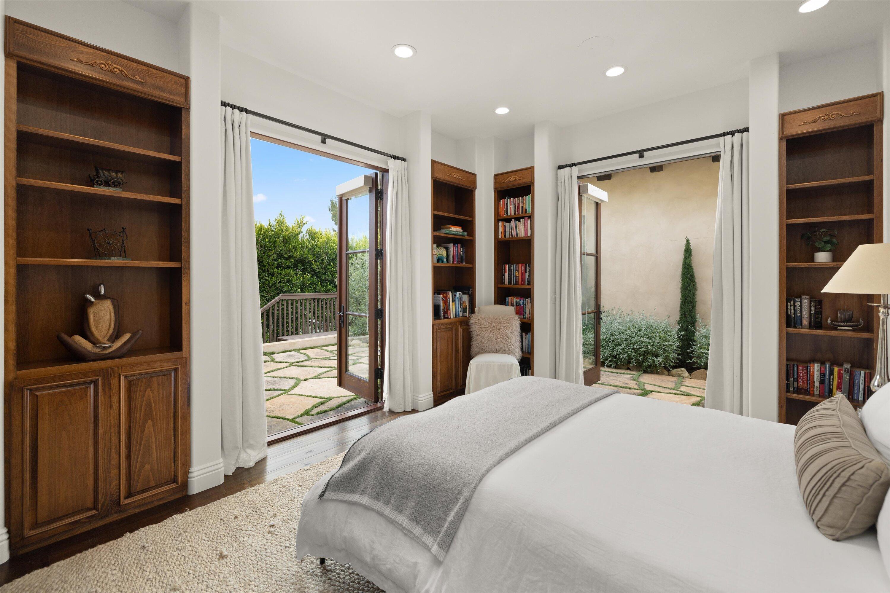 Montecito, California 93108, United States, 4 Bedrooms Bedrooms, ,6 BathroomsBathrooms,Residential,Active,54704