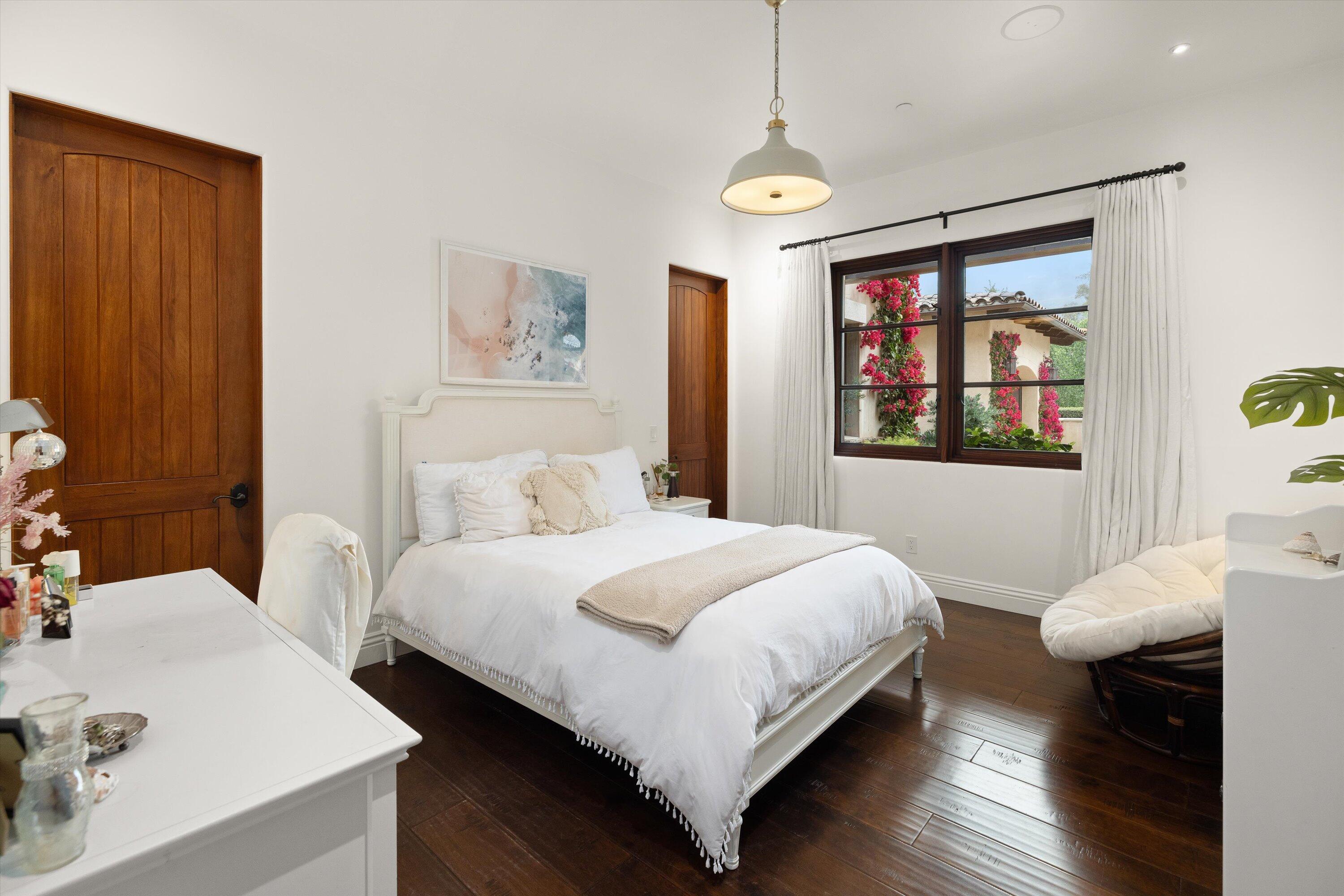 Montecito, California 93108, United States, 4 Bedrooms Bedrooms, ,6 BathroomsBathrooms,Residential,Active,54704