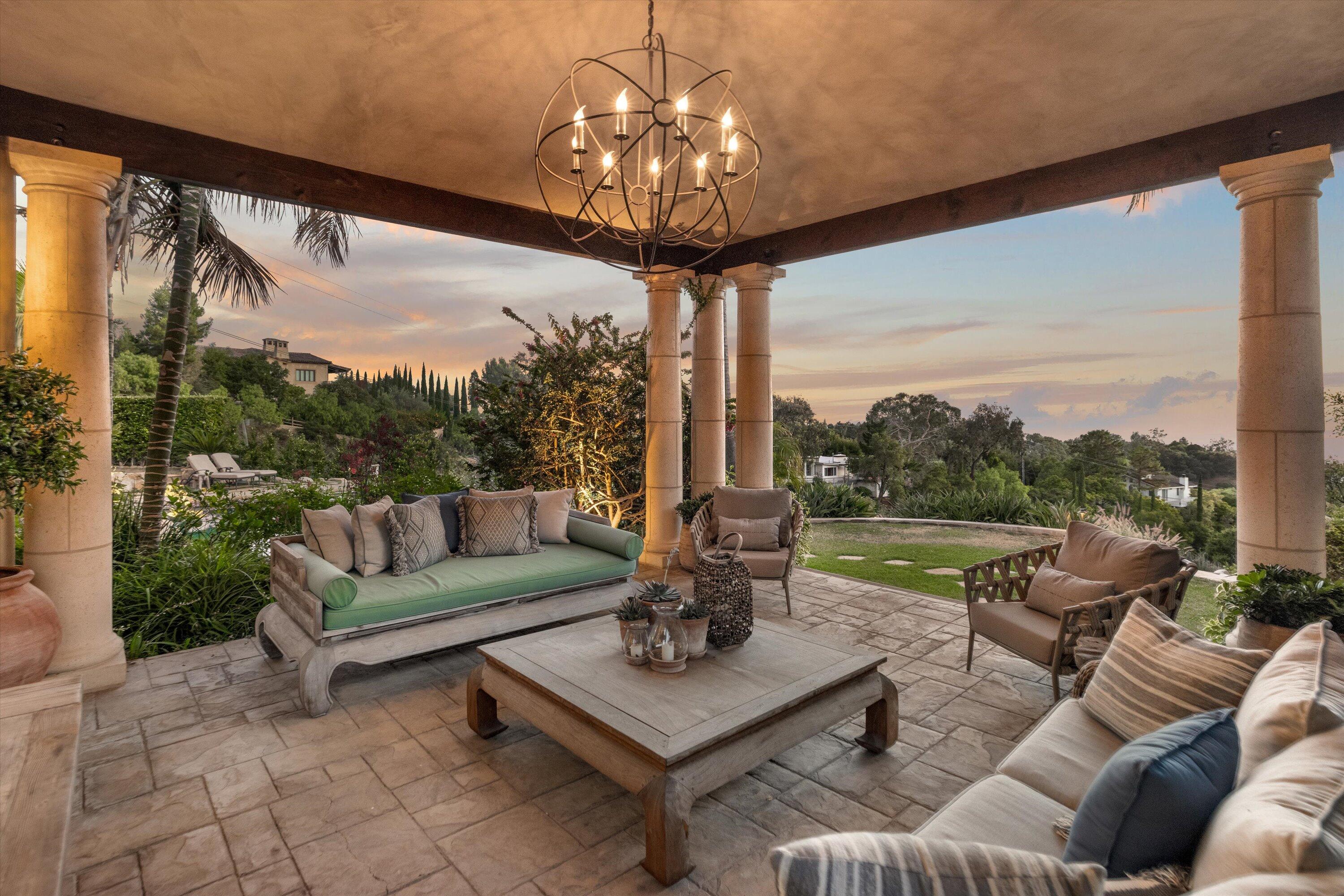 Montecito, California 93108, United States, 4 Bedrooms Bedrooms, ,6 BathroomsBathrooms,Residential,Active,54704