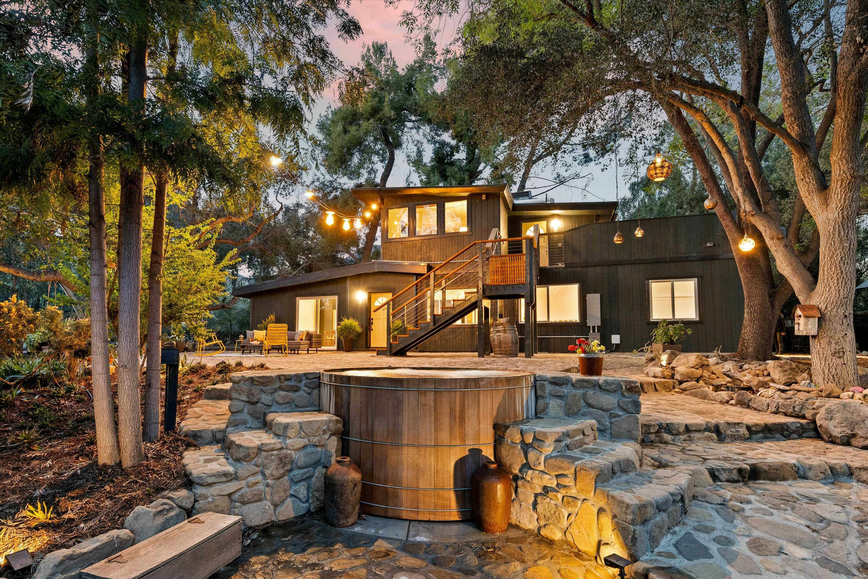 Ojai, California 93023, United States, 3 Bedrooms Bedrooms, ,2 BathroomsBathrooms,Residential,Active,89962