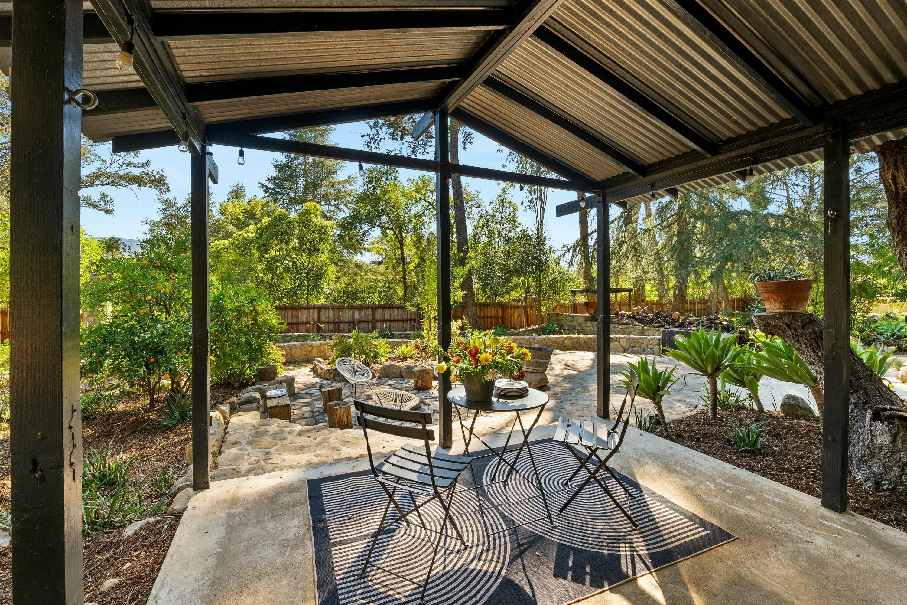 Ojai, California 93023, United States, 3 Bedrooms Bedrooms, ,2 BathroomsBathrooms,Residential,Active,89962